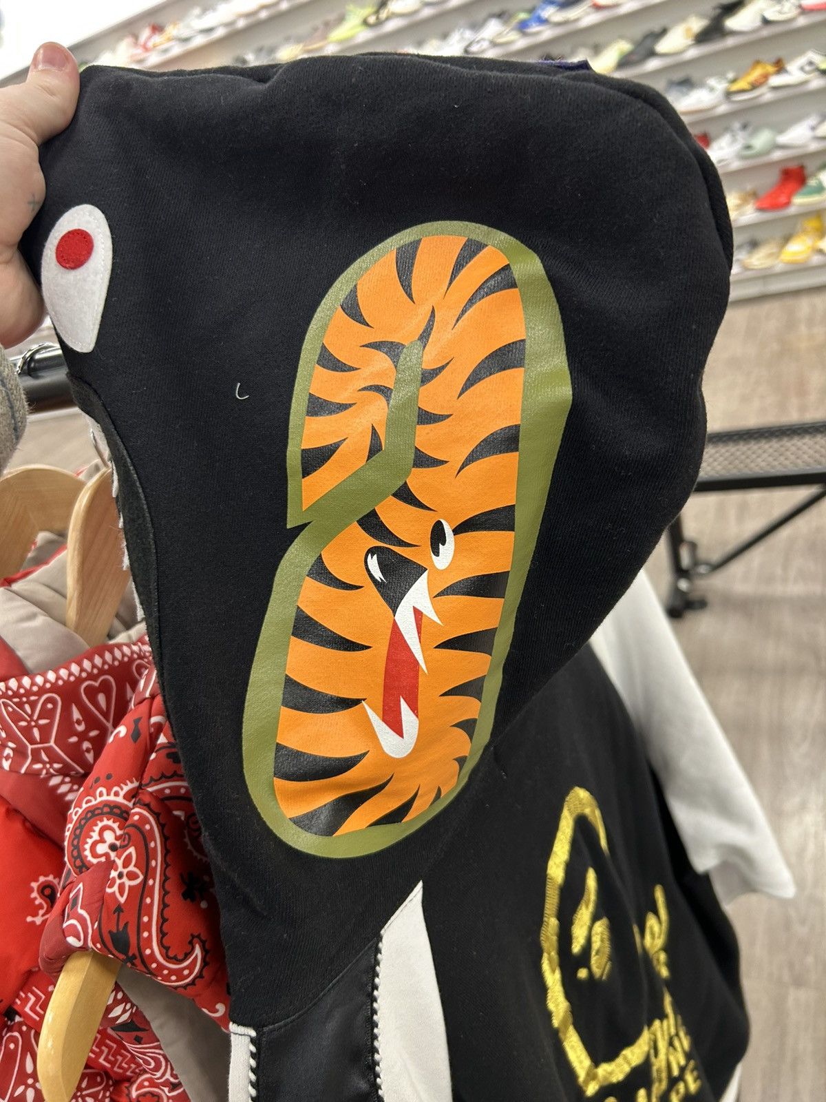 Bape Bape Souvenir Shark Hoodie Size US M / EU 48-50 / 2 - 4 Thumbnail