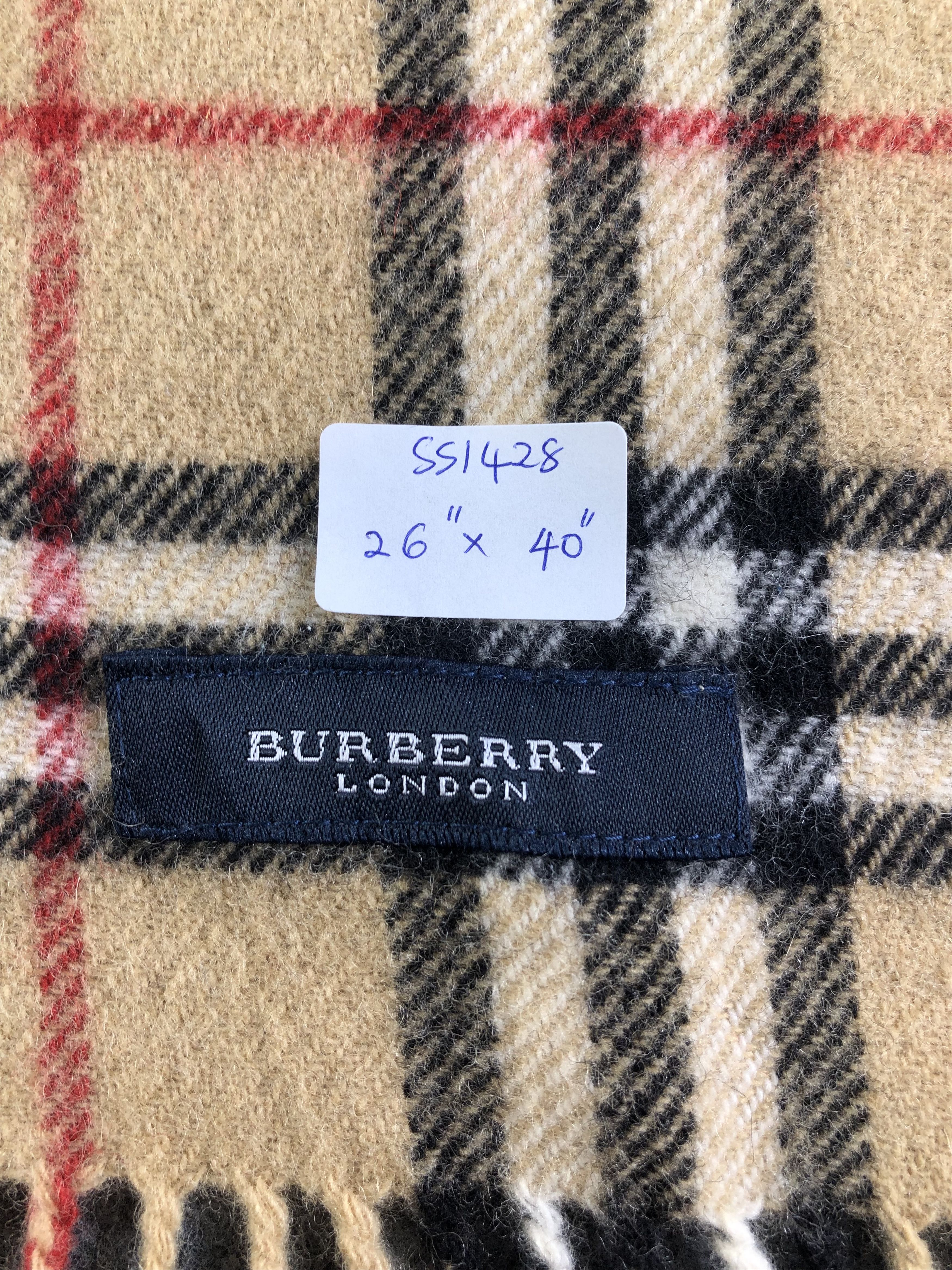 Burberry Burberrys Oversize Scarf / Muffler / Neckwear SS1428 Size ONE SIZE - 6 Thumbnail