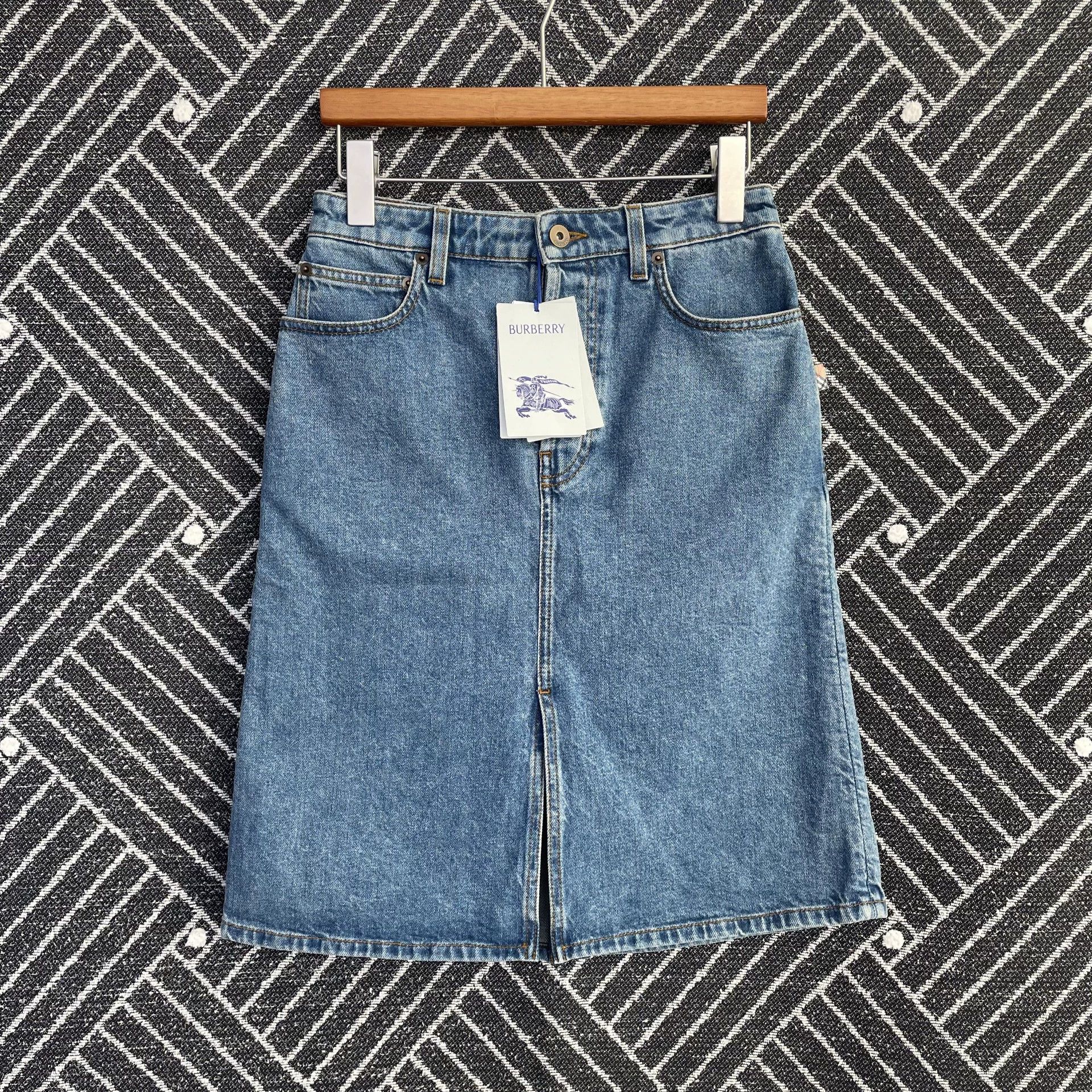 Burberry Burberry SS25 Equestrian Logo Denim Dress Women's Blue 6 Size 28" / US 6 / IT 42 - 1 Thumbnail