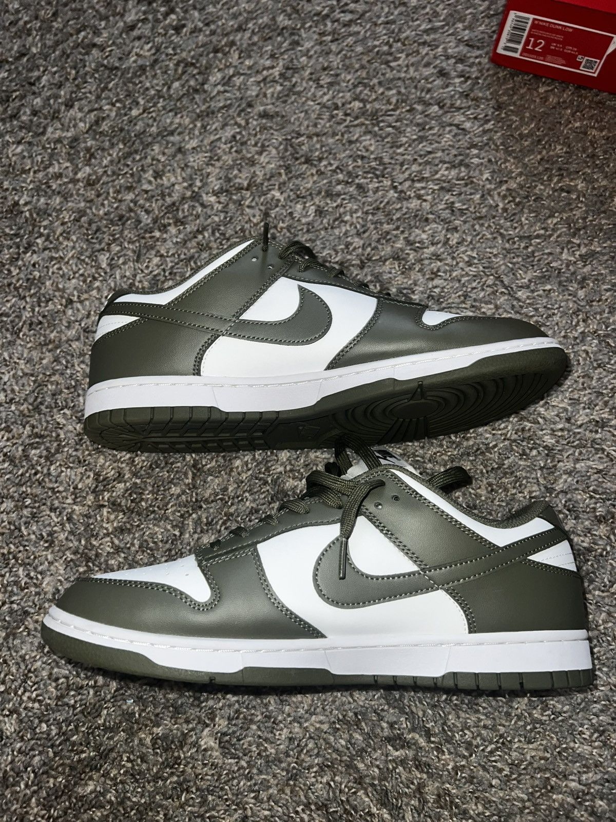 Nike Nike Dunk Low Olive Green Size US 10 / EU 43 - 2 Thumbnail