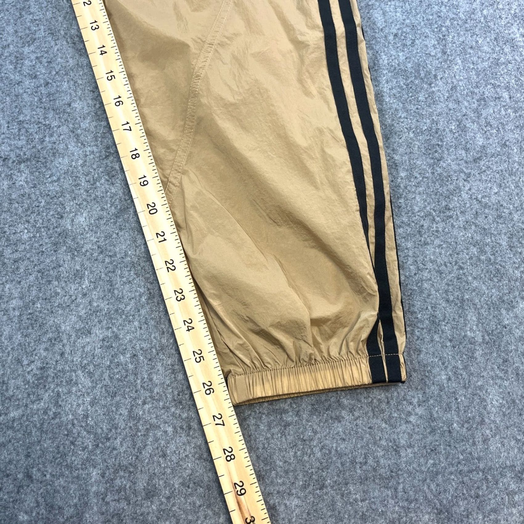 Adidas Adidas Track Pants Womens Small S UK10 Gold BNWT Trousers Pockets Regular Nylon Blended Fabric Size 32" / US 10 / IT 46 - 4 Thumbnail