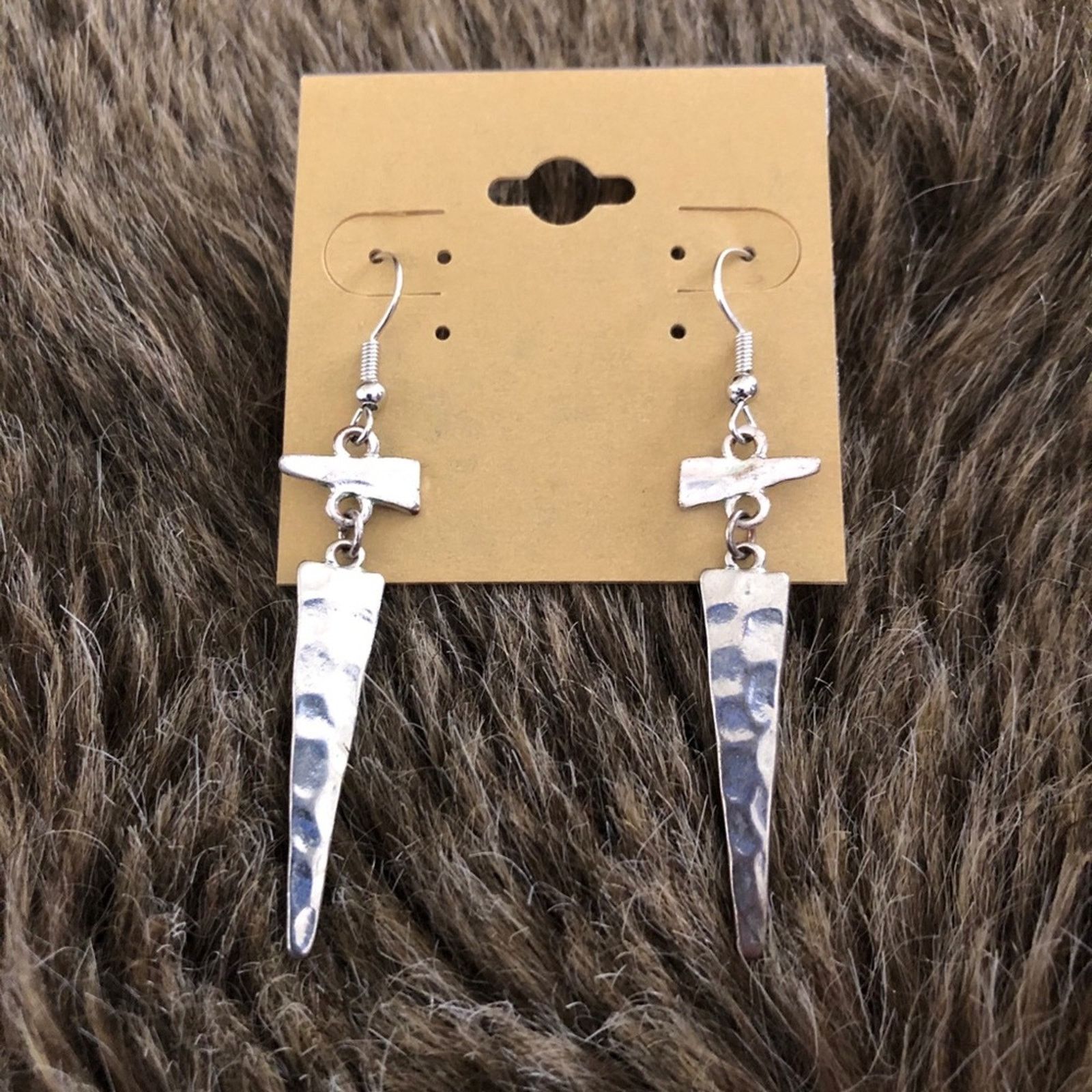 Vintage Vintage hammered silver tone dagger earrings Size ONE SIZE - 2 Thumbnail