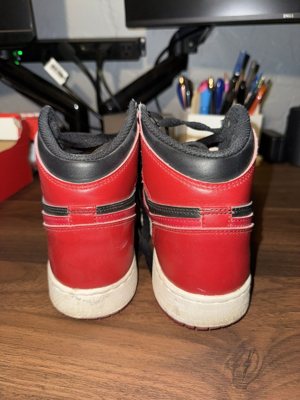 Jordan Brand Jordan Bred 1s Size US 5.5 / IT 35.5 - 3 Thumbnail