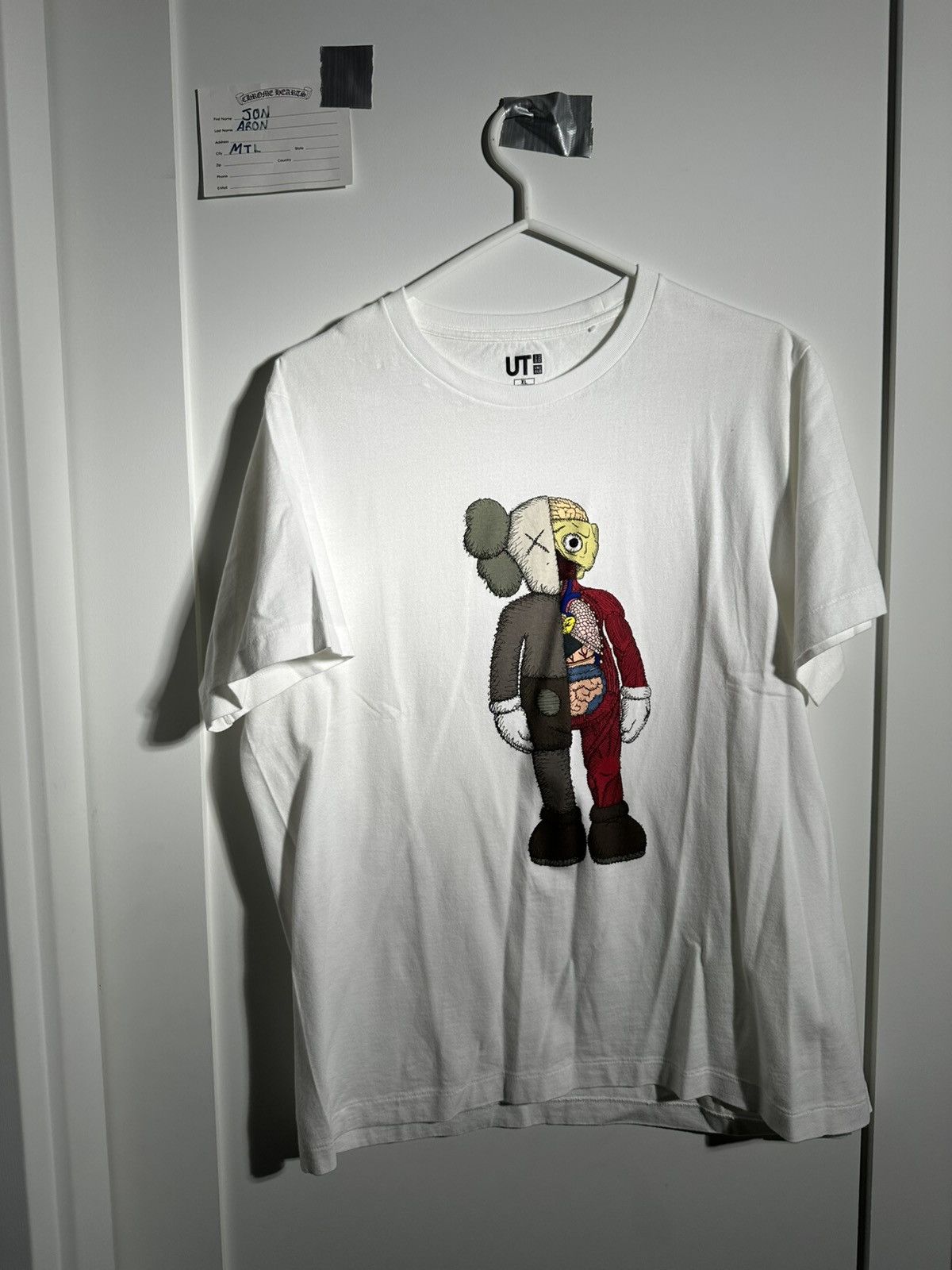 Kaws × Uniqlo Kaws Uniqlo Tee Size US XL / EU 56 / 4 - 1 Thumbnail
