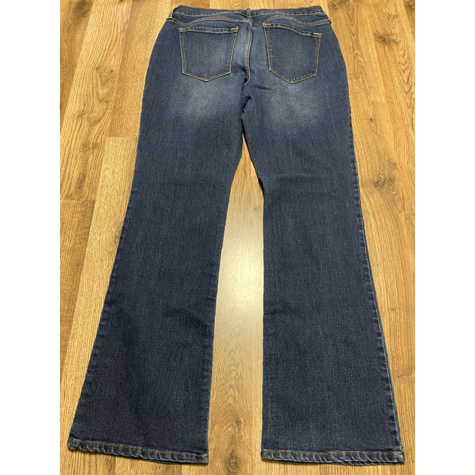 Old Navy VINTAGE? No, Vintage is No. Original Mid Rise Old Navy Jeans Women’s 10 Blue Denim Pockets Bootcut Regular Inseam 29 in Cotton Blend Denim Size 32" / US 10 / IT 46 - 2 Thumbnail