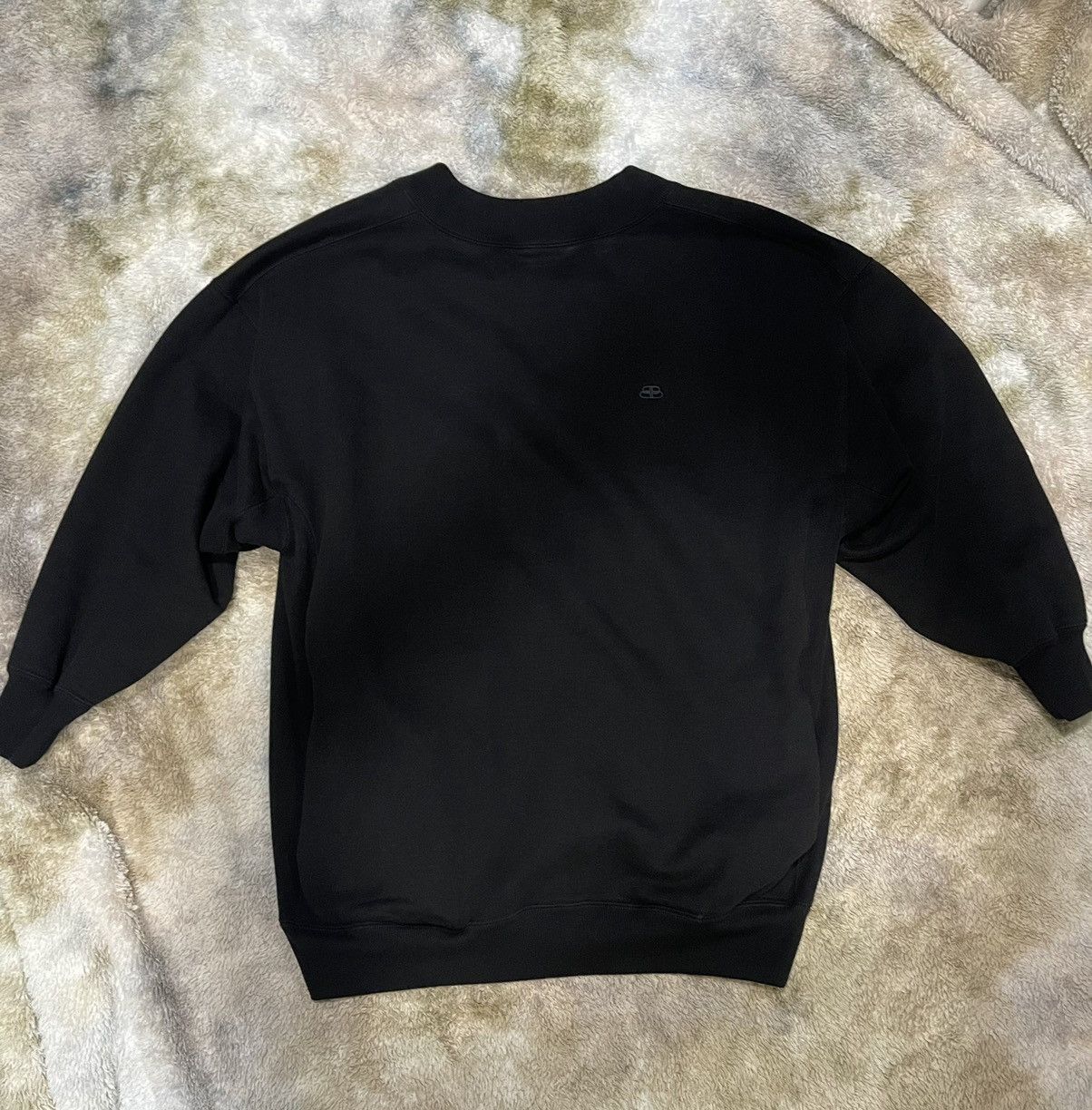 image of Balenciaga Women Bb Logo Oversize Sweatshirt in Black (Size Small)