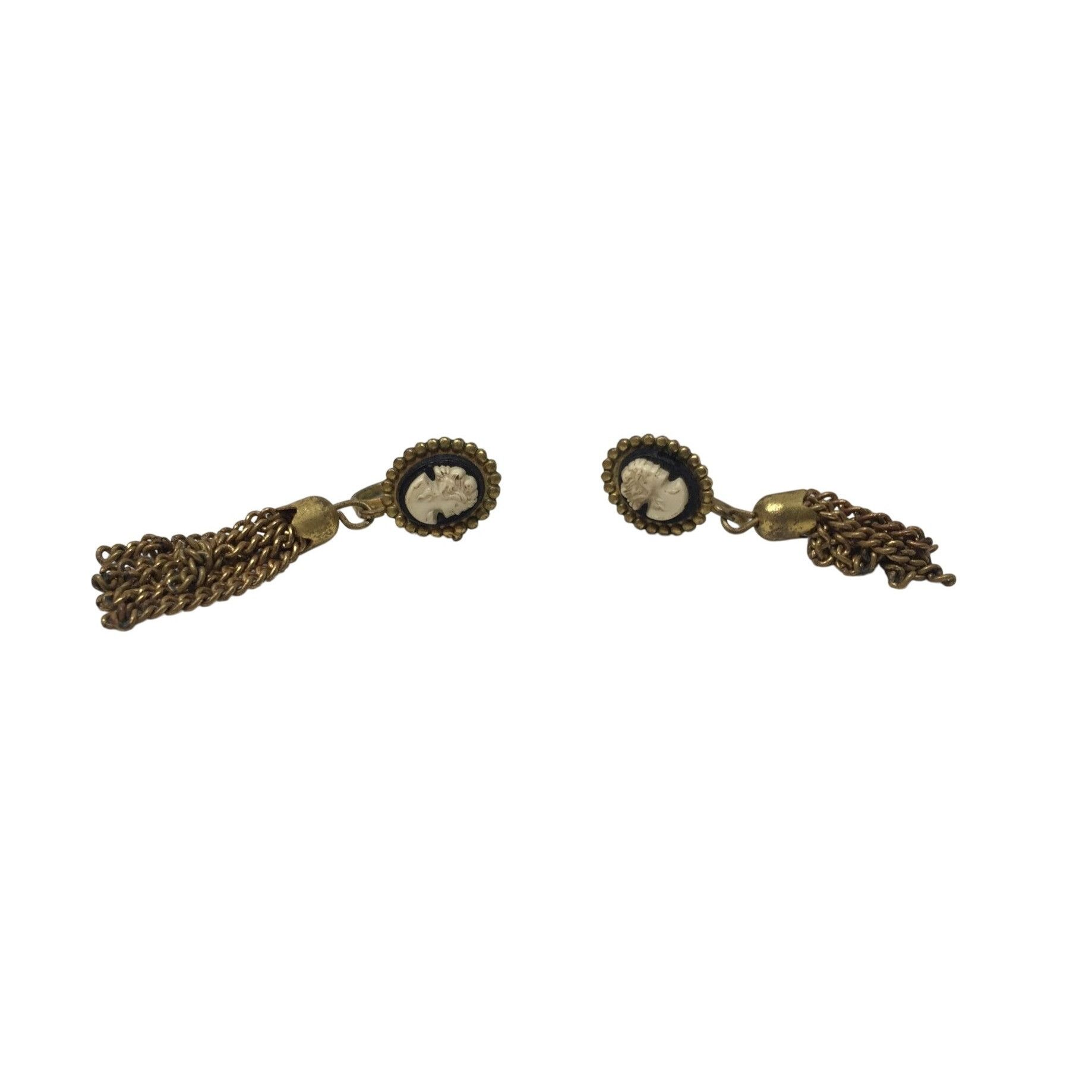 Other Vintage Women's Gold Tone Tassel Chain Cameo Screw Back Earr Size ONE SIZE - 1 Thumbnail