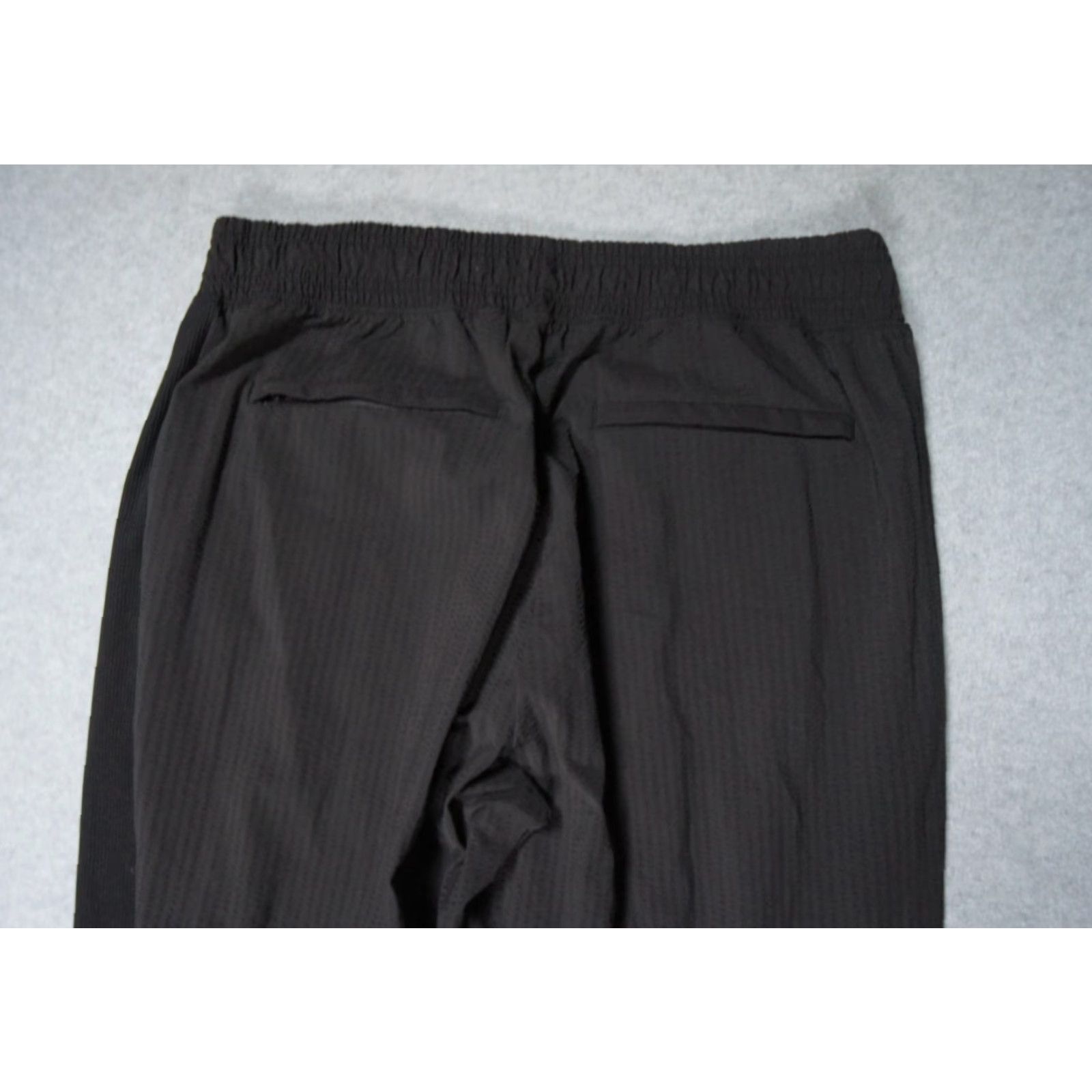 Athleta VINTAGE? No — Wait: Athleta Pants Womens 10 Black Jogger Brooklyn Textured Stretch Athletic Casual Size 32" / US 10 / IT 46 - 6 Thumbnail