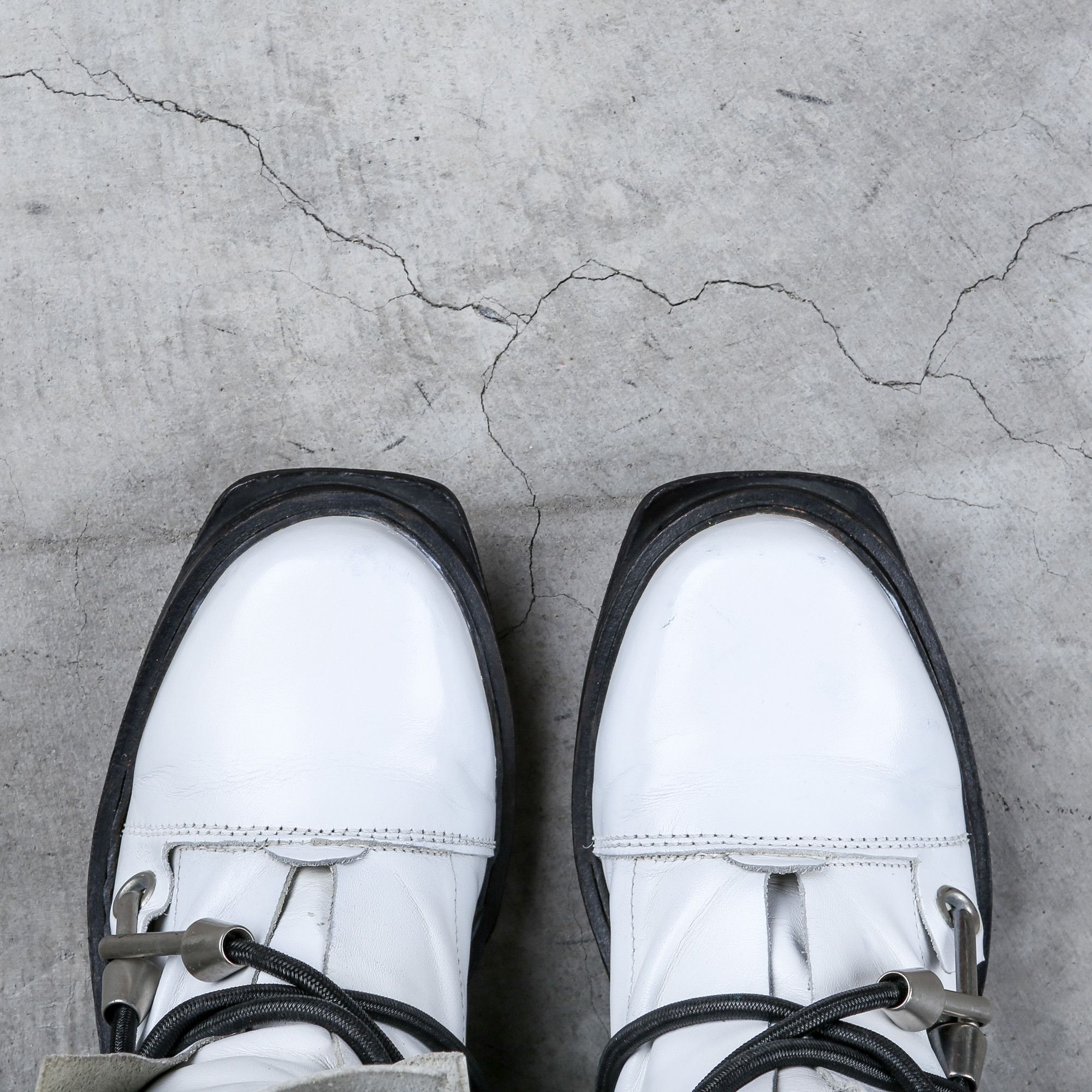 Dirk Bikkembergs Dirk Bikkembergs White Steel Cut Heel Bungee Boots Size 41 Size US 9.5 / EU 42-43 - 3 Thumbnail
