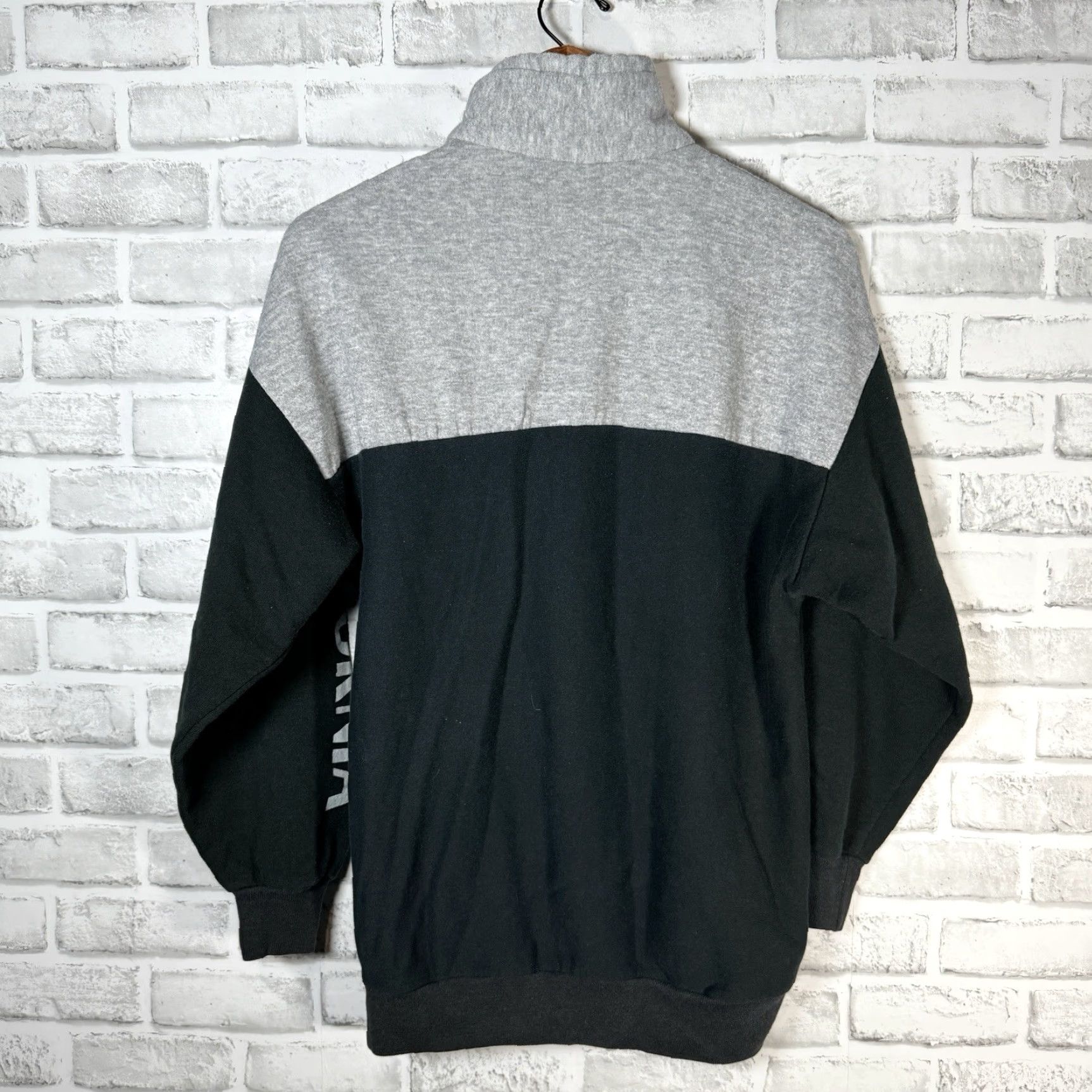 Vintage VINTAGE Magic Apparel Half Zip Monterey California Graphic Pullover Sweatshirt Men L Black USA Theme 90s Mens Size US L / EU 52-54 / 3 - 5 Thumbnail