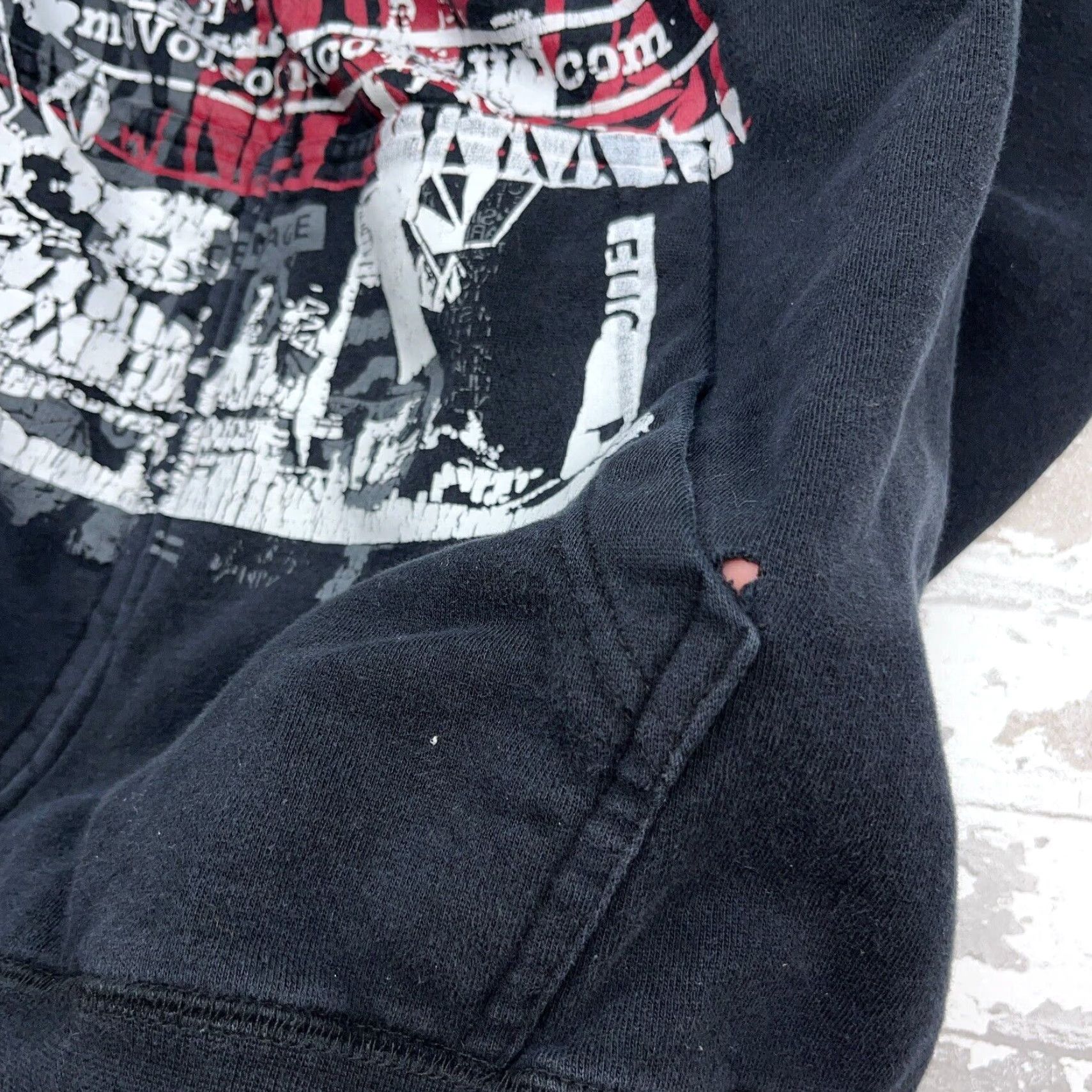 Vintage Volcom Men Hoodie Full Zip Jacket 2XL Black Fleece Graphic Print Logo Y2K Skater