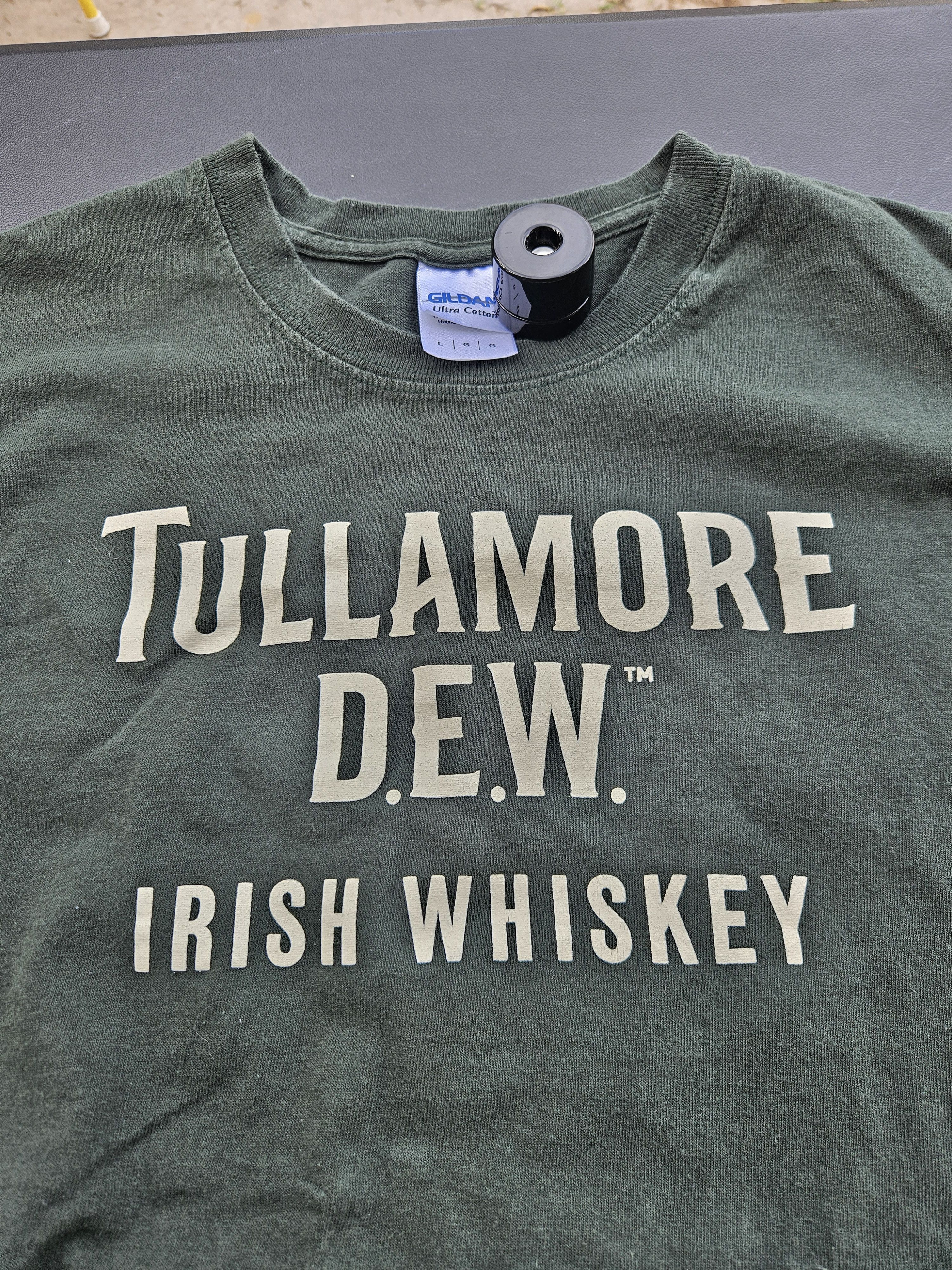 Gildan Tullamoore D.E.W. Irish Wiskey Irish True Y2K Gildan Tee Size US L / EU 52-54 / 3 - 3 Thumbnail