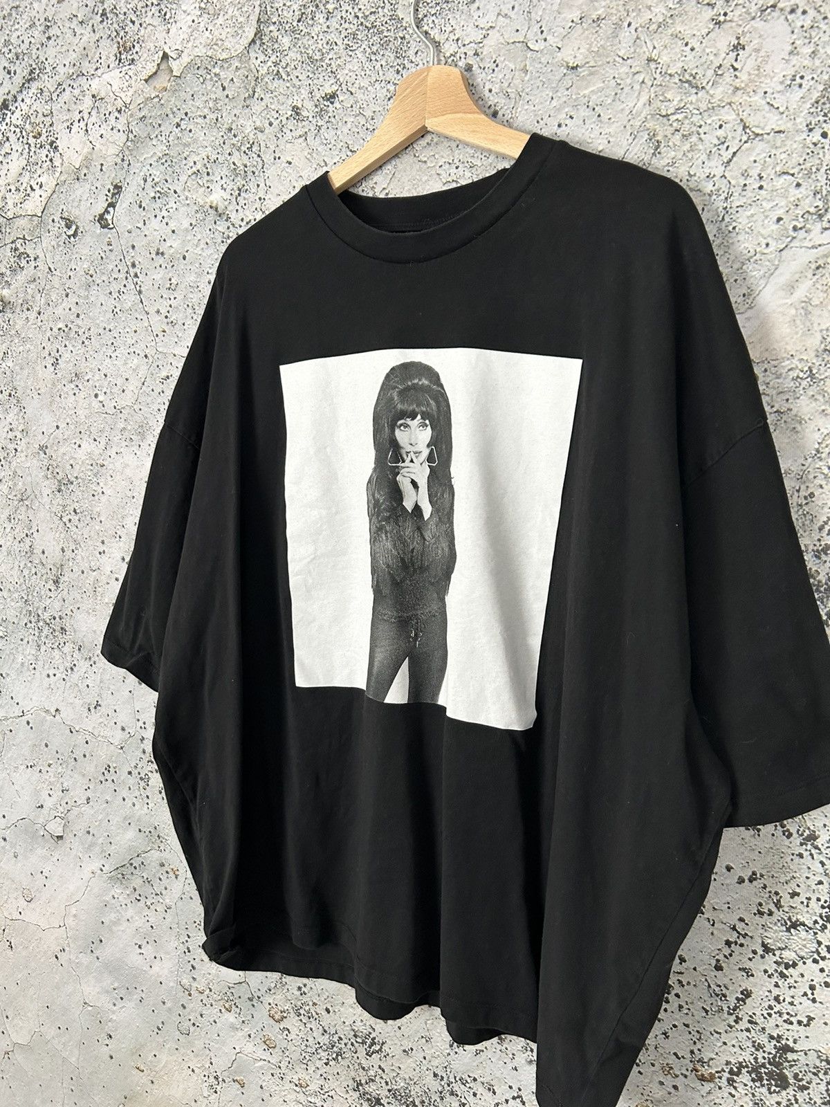 Band Tees Cher Band Tee Graphic Streetwear Vintage ASOS Hype Size US XXL / EU 58 / 5 - 2 Thumbnail