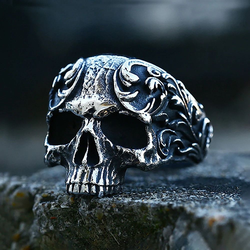 Other Vintage Gothic Carved Skull Ring Size ONE SIZE - 4 Thumbnail