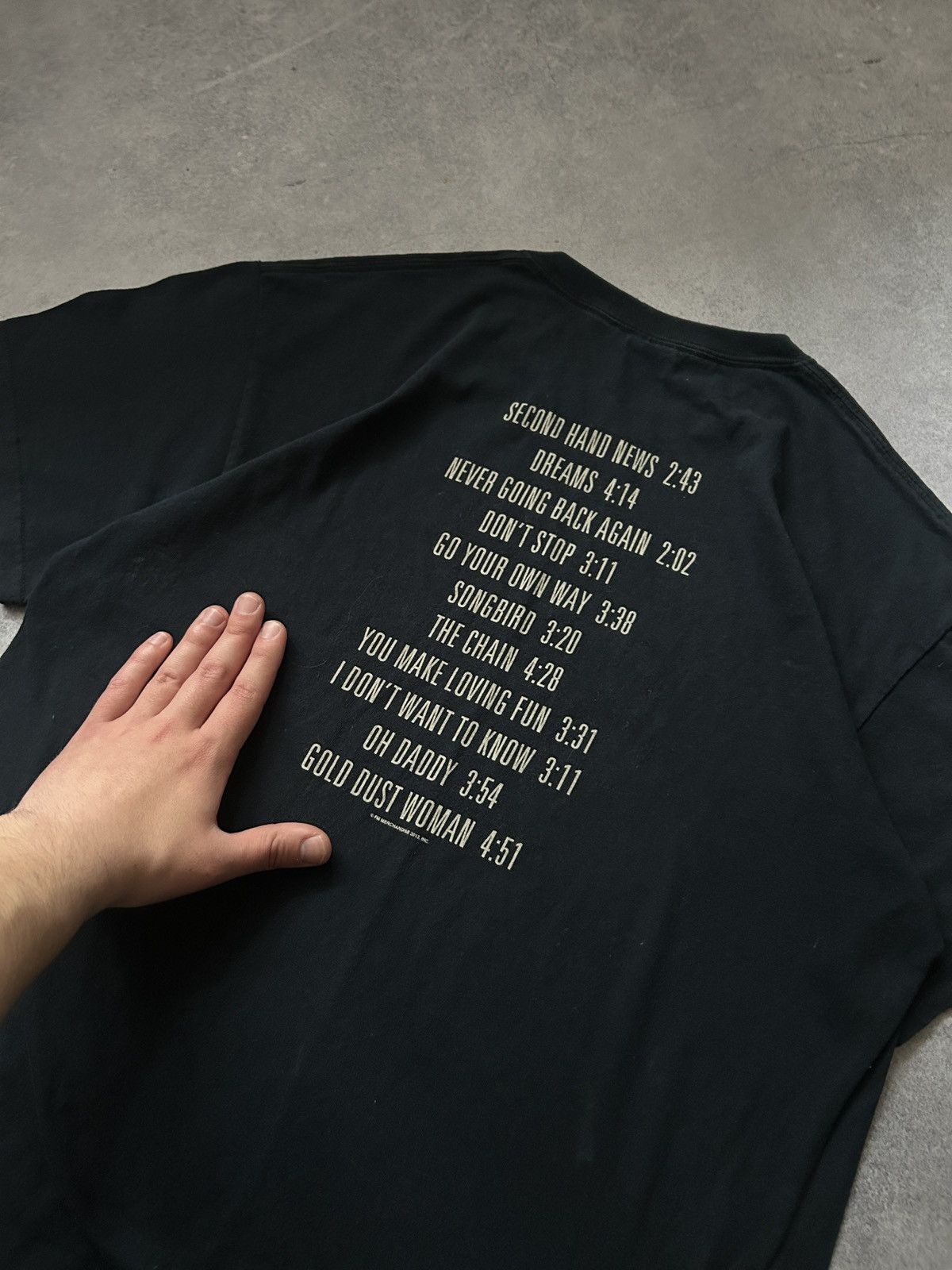 Gildan × Vintage Vintage Fleetwood Mac Rumours big logo shirt mens Size US L / EU 52-54 / 3 - 3 Thumbnail