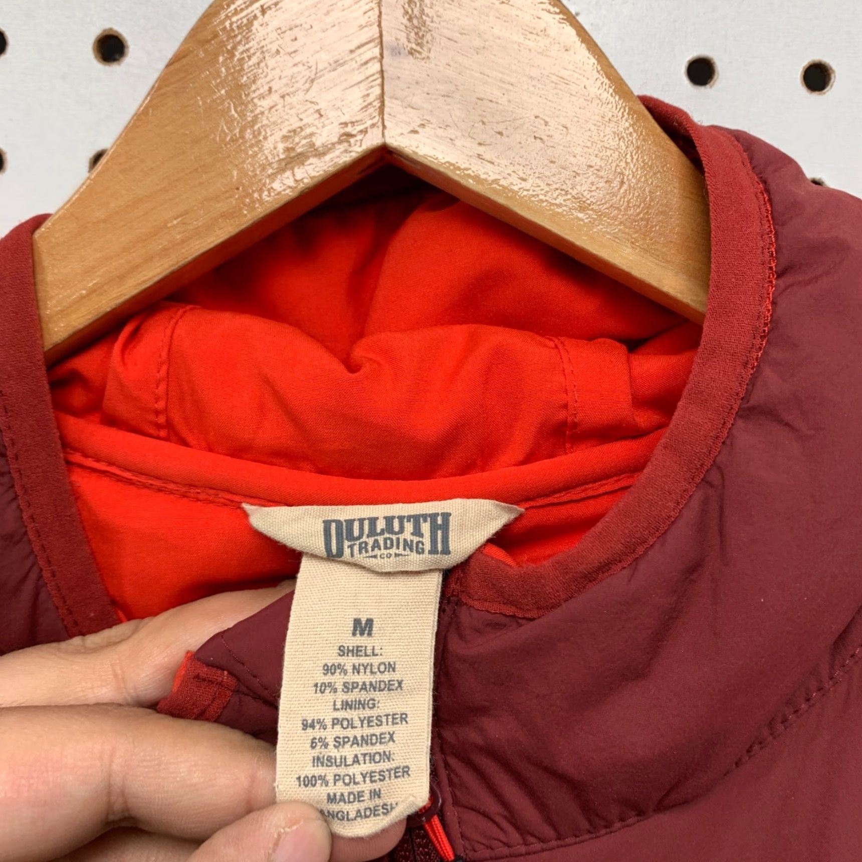 Vintage VINTAGE Duluth Agiloft Quilted Jacket Mens Medium Red Hooded Zip Fashion Quilted 20.5x29 Mens Clothing Size US M / EU 48-50 / 2 - 3 Thumbnail