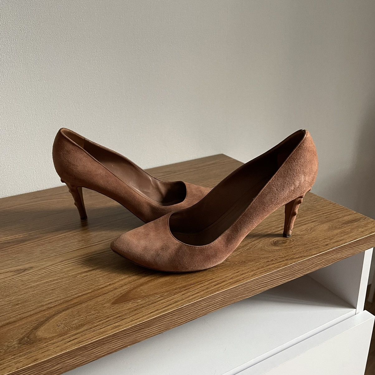 Yves Saint Laurent Luxury Yves Saint Laurent Heels Women’s Shoes Old Money 00s Size US 9 / IT 39 - 1 Thumbnail