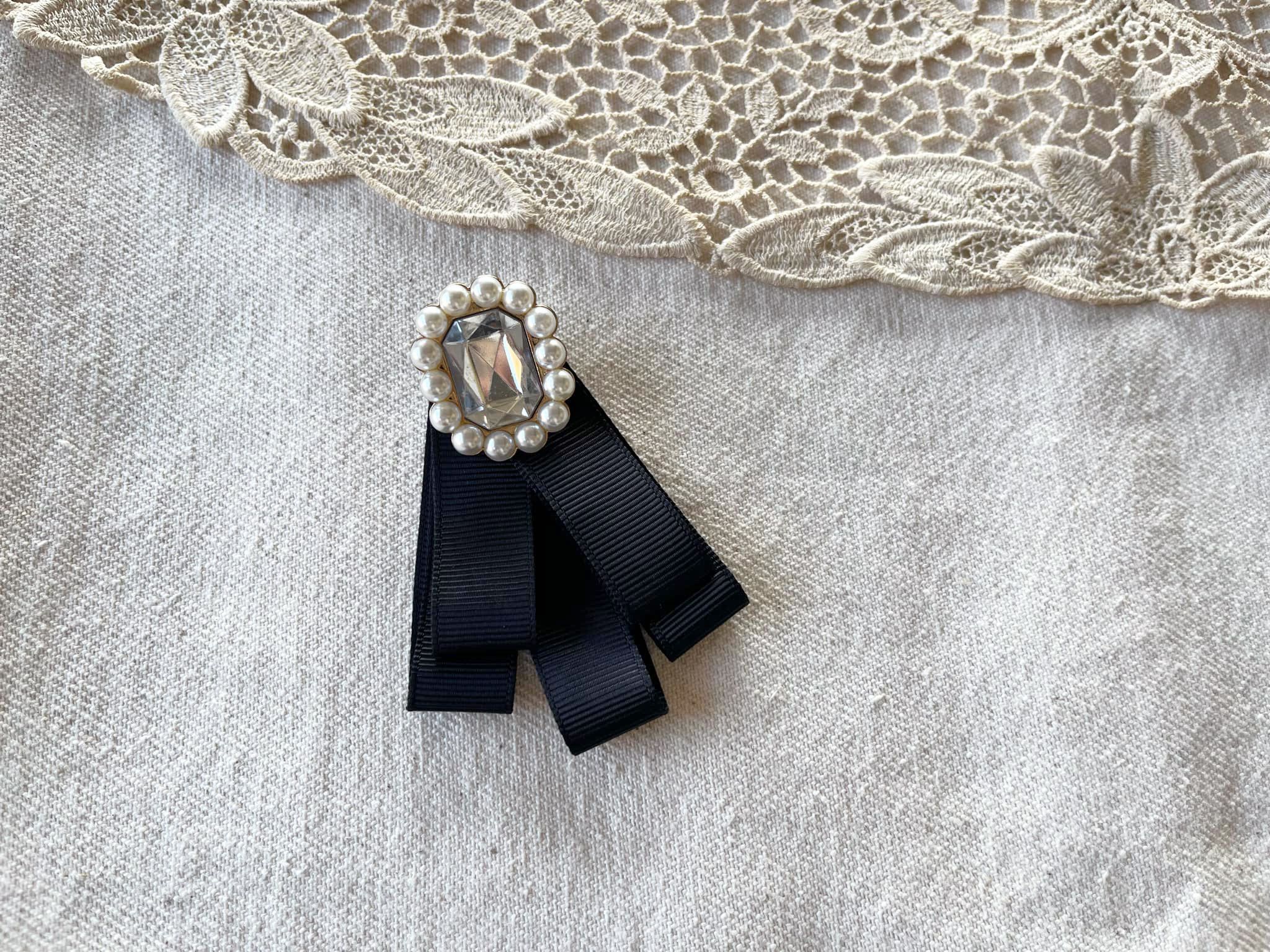 Vintage GOTHIC LOLITA Style Japanese Vintage Brooch, steampunk pin Size ONE SIZE - 1 Thumbnail