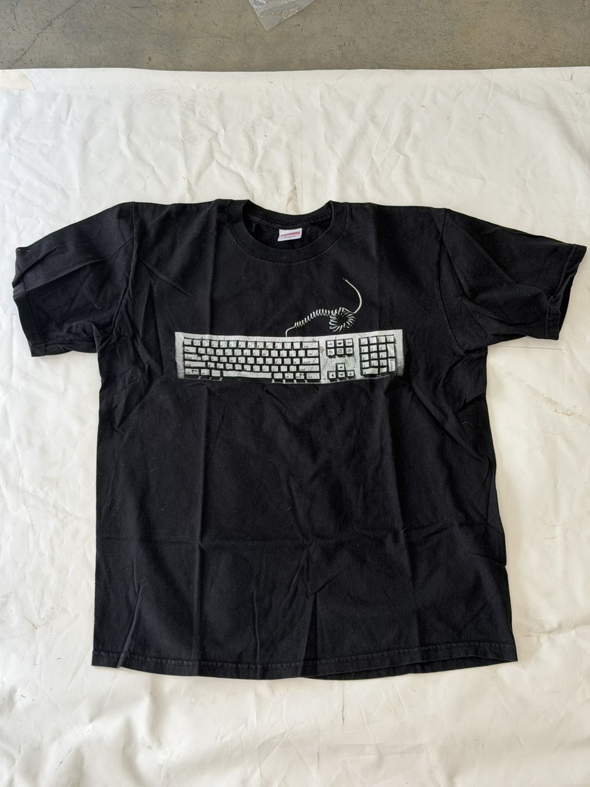 Supreme Supreme Keyboard Tee Size US M / EU 48-50 / 2 - 1 Thumbnail