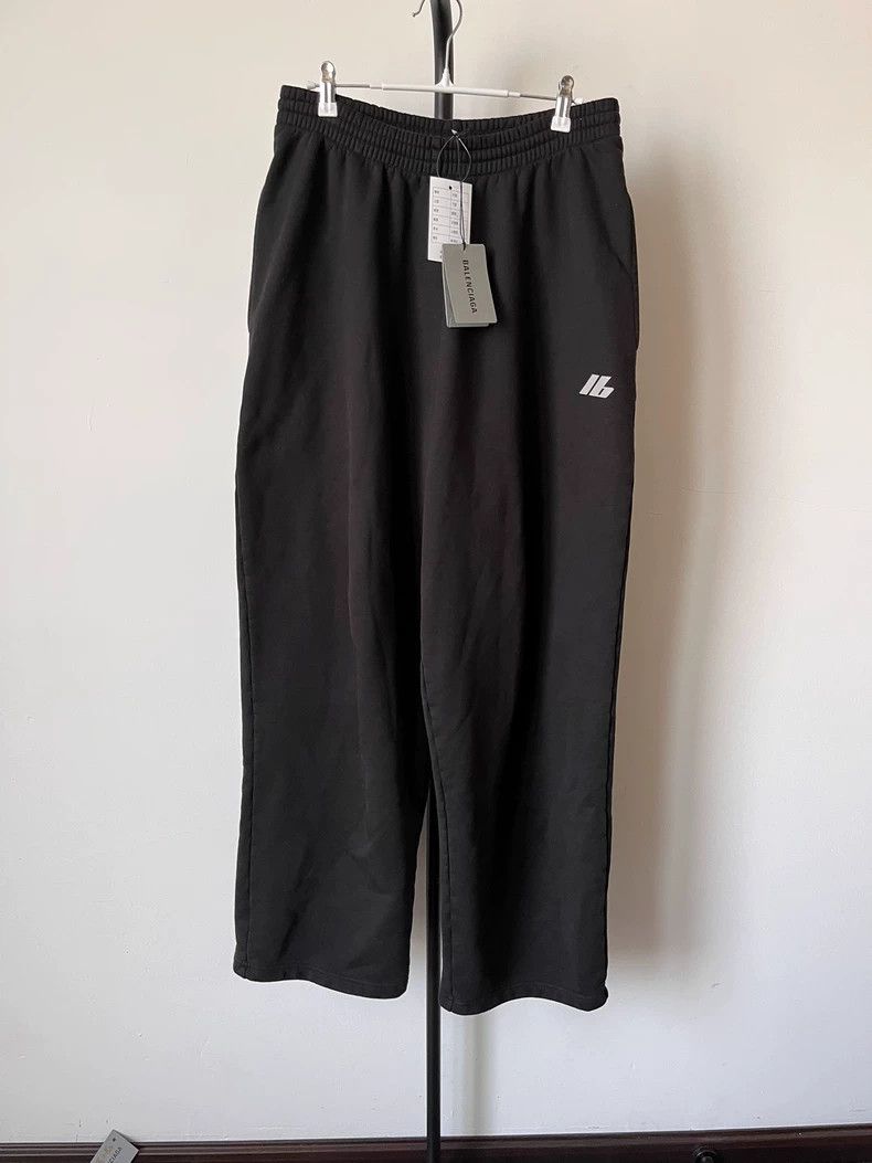 Balenciaga Balenciaga size S IB reflective logo slacks Size US 27 - 1 Thumbnail