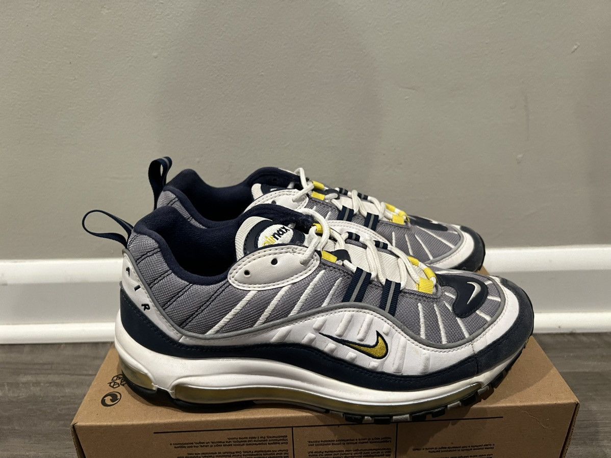 Nike Size 9 Nike Air Max 98 2018 Tour Yellow 640744-105 MSRP $170 Size US 9 / EU 42 - 3 Thumbnail