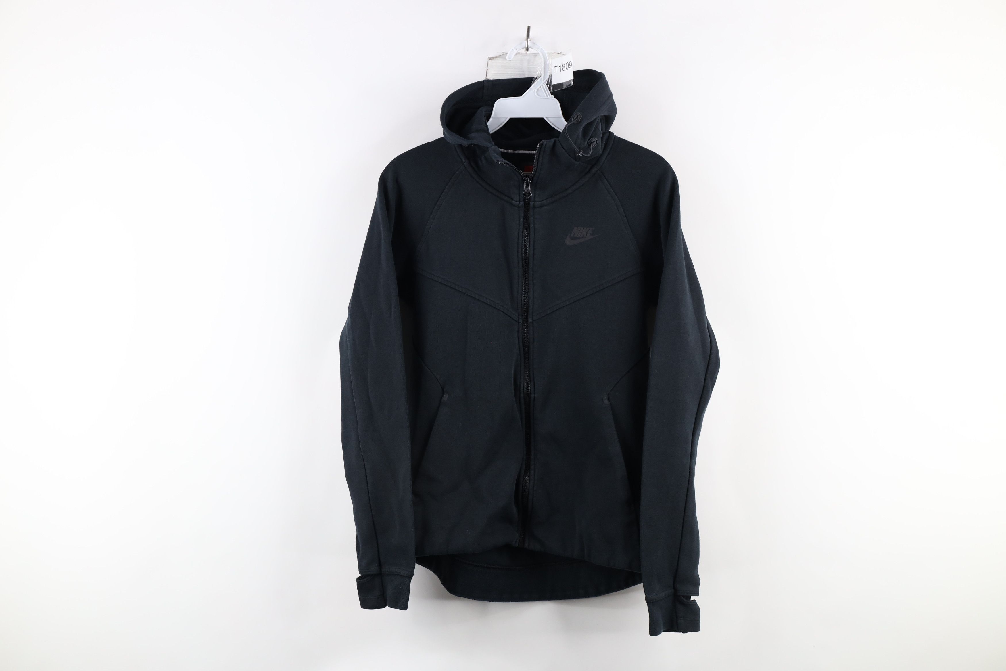 Nike tech black deals size S