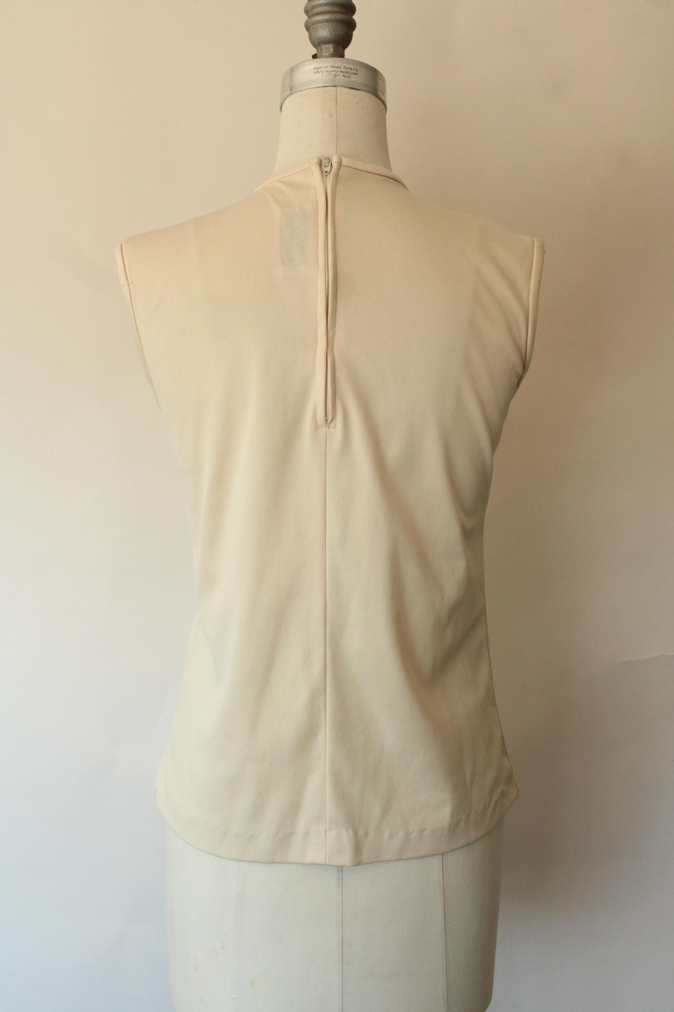 Vintage Vintage 1970s 1980s Blouse, Teddi Sleeveless Shirt with Gath Size M / US 6-8 / IT 42-44 - 10 Thumbnail