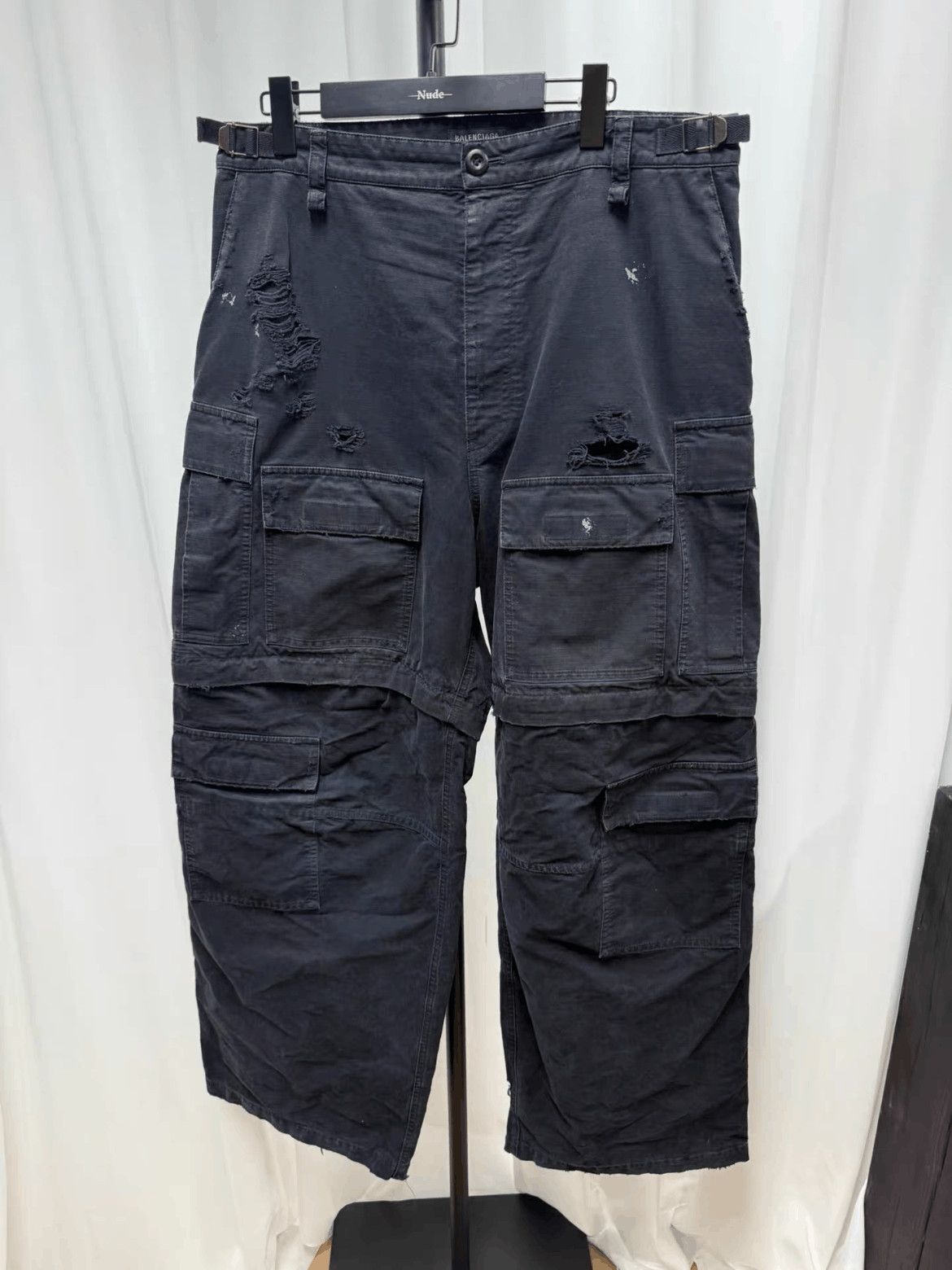 Balenciaga Balenciaga Sz L Balenciaga Distressed Cargo Pants-2506 Size US 34 / EU 50 - 1 Thumbnail