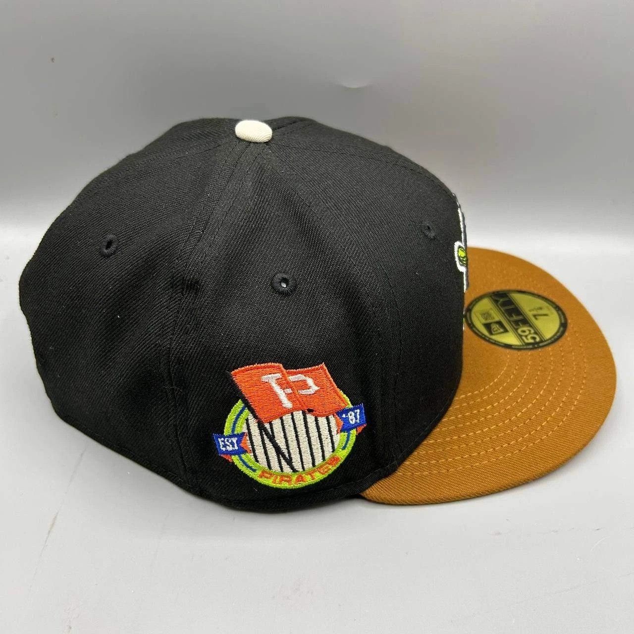 New Era Pittsburgh Pirates Hat Men 7 1/4 Black Brown MLB Fitted Cap Size ONE SIZE - 1 Thumbnail