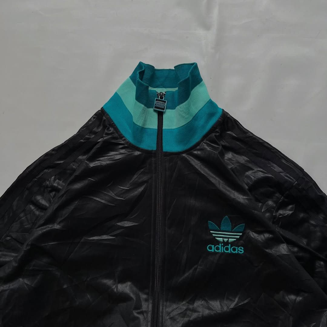 Adidas Adidas Chile 62 Size US M / EU 48-50 / 2 - 2 Thumbnail