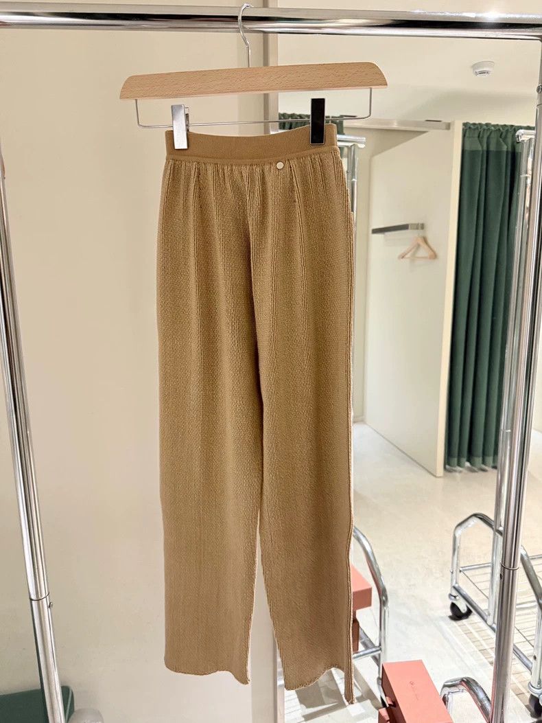 Loro Piana LORO PIANA Ms.Sand color woven nine leg pants 85% silk 15% Size 24" / US 00 / IT 34 - 4 Thumbnail
