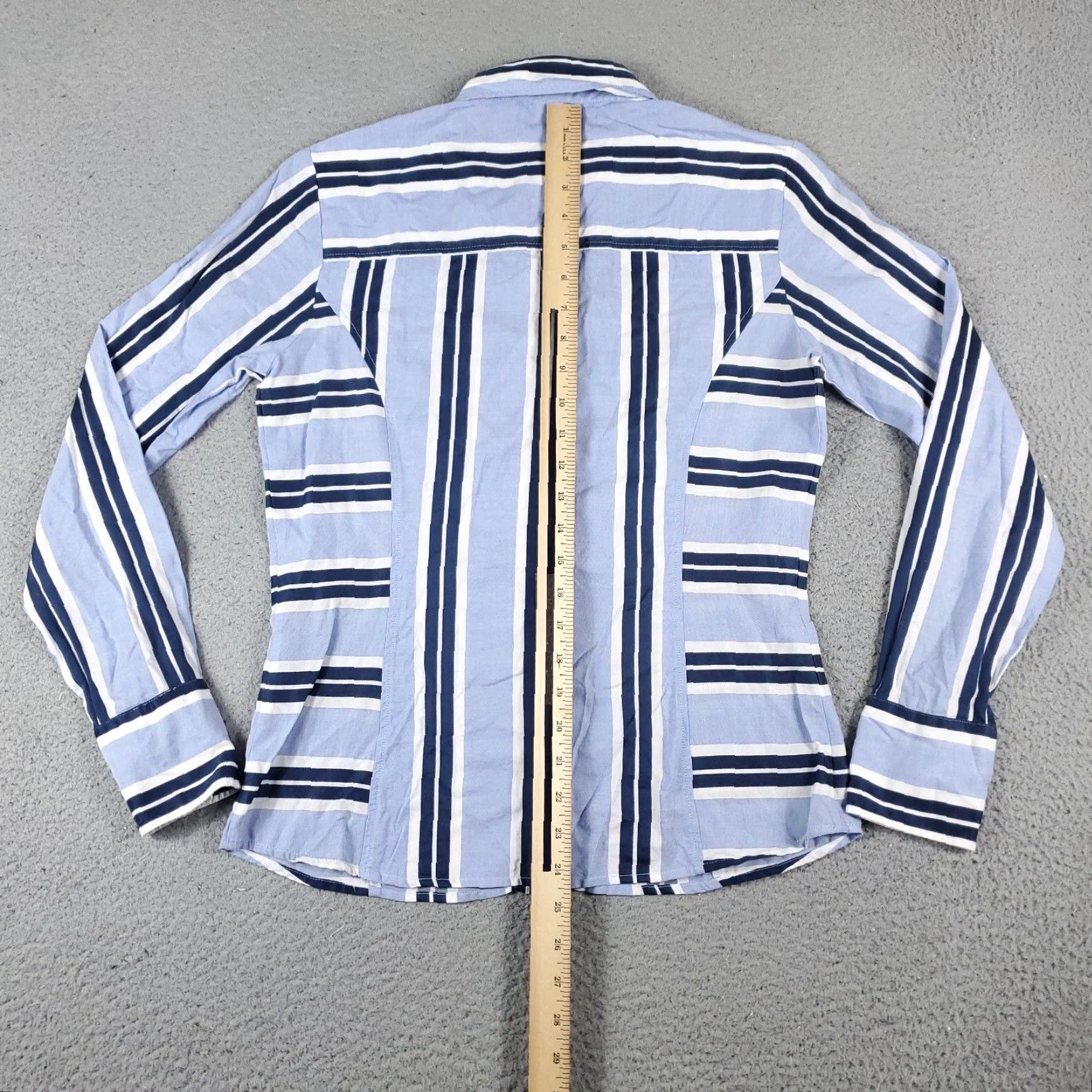 Tommy Hilfiger Tommy Hilfiger Women's Button-Up Shirt Size 6 Blue Striped Long Sleeve Casual Modern Preppy Size M / US 6-8 / IT 42-44 - 4 Thumbnail