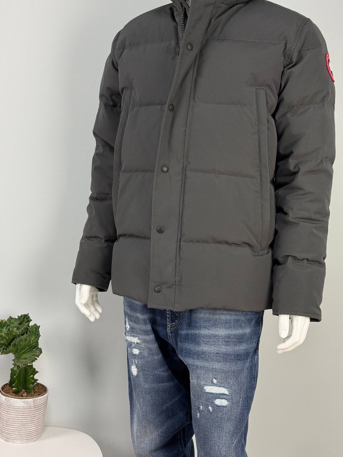 Canada Goose Canada Goose MacMillan Parka Graphite Size L Size US L / EU 52-54 / 3 - 6 Thumbnail