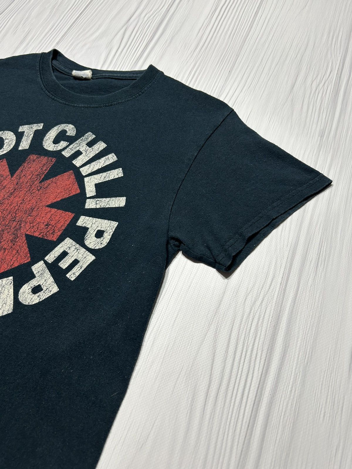 Band Tees Vintage 2015 Red Hot Chili Peppers Band T-Shirt Size US S / EU 44-46 / 1 - 5 Thumbnail