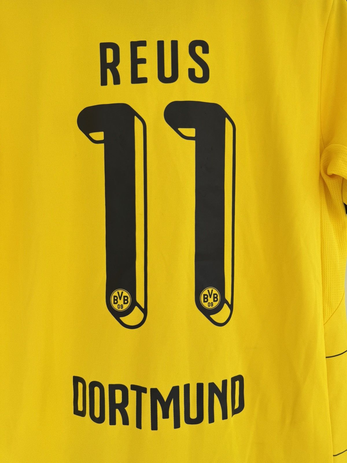 Puma Reus #11 Borussia Dortmund 2015-2016 Home Soccer Jersey Kit Size US M / EU 48-50 / 2 - 12 Thumbnail