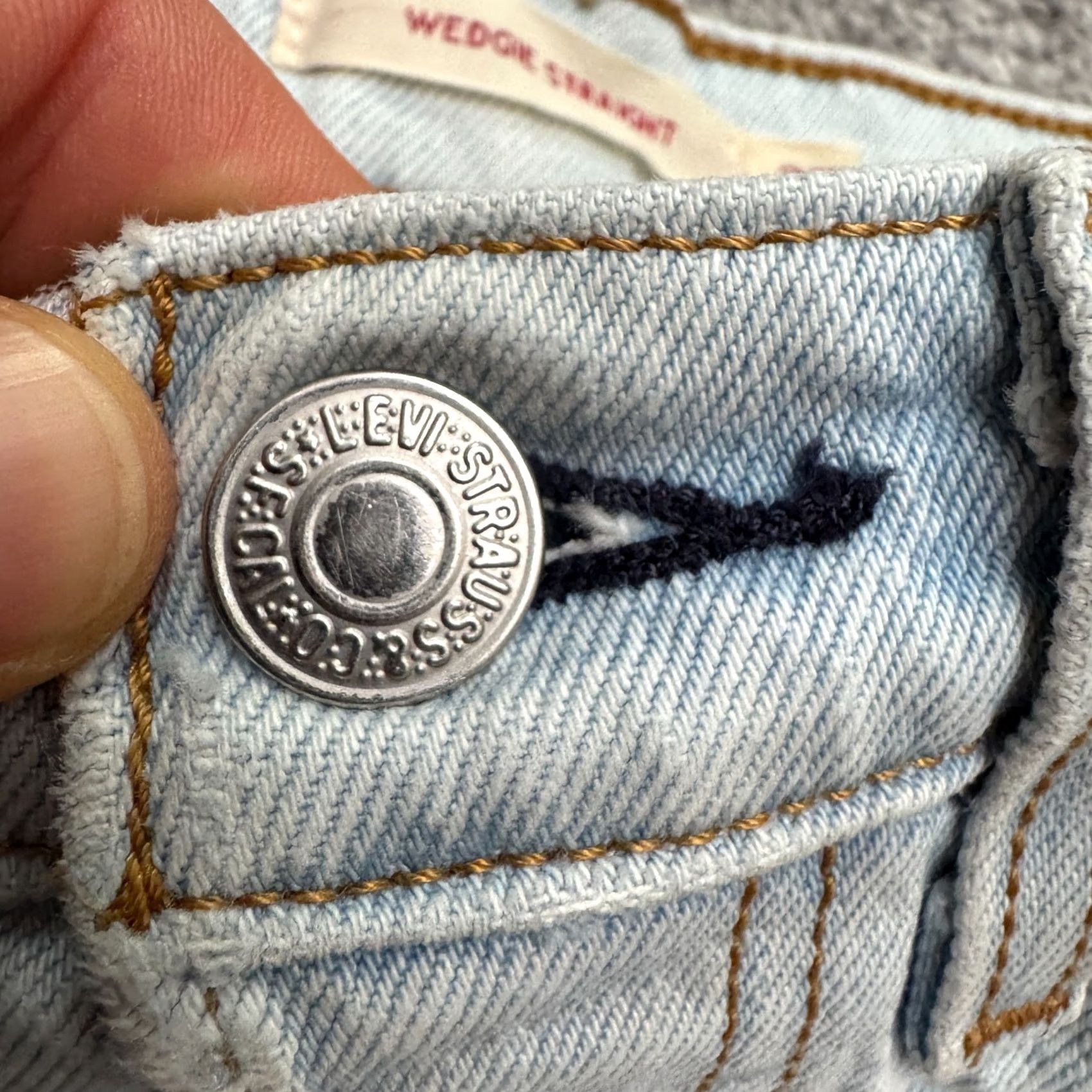 Levi's Levi's Wedgie Straight Button Fly Denim Jeans Womens 25 Blue Light Wash Cotton Size 42" / US 20 - 4 Thumbnail