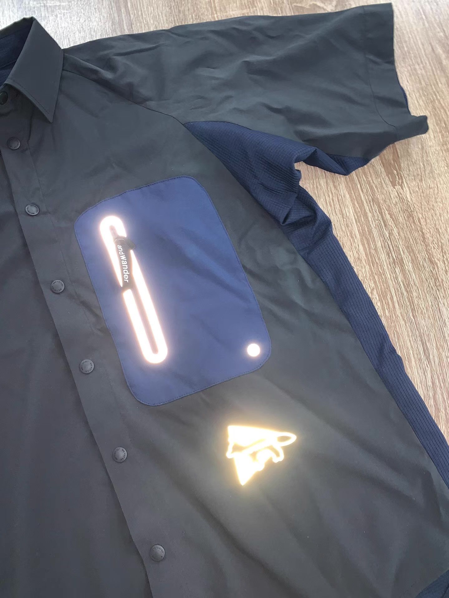And Wander MAISON KITSUNÉ × and wander Hiking Shirt Ｑ22 Size US M / EU 48-50 / 2 - 8 Thumbnail