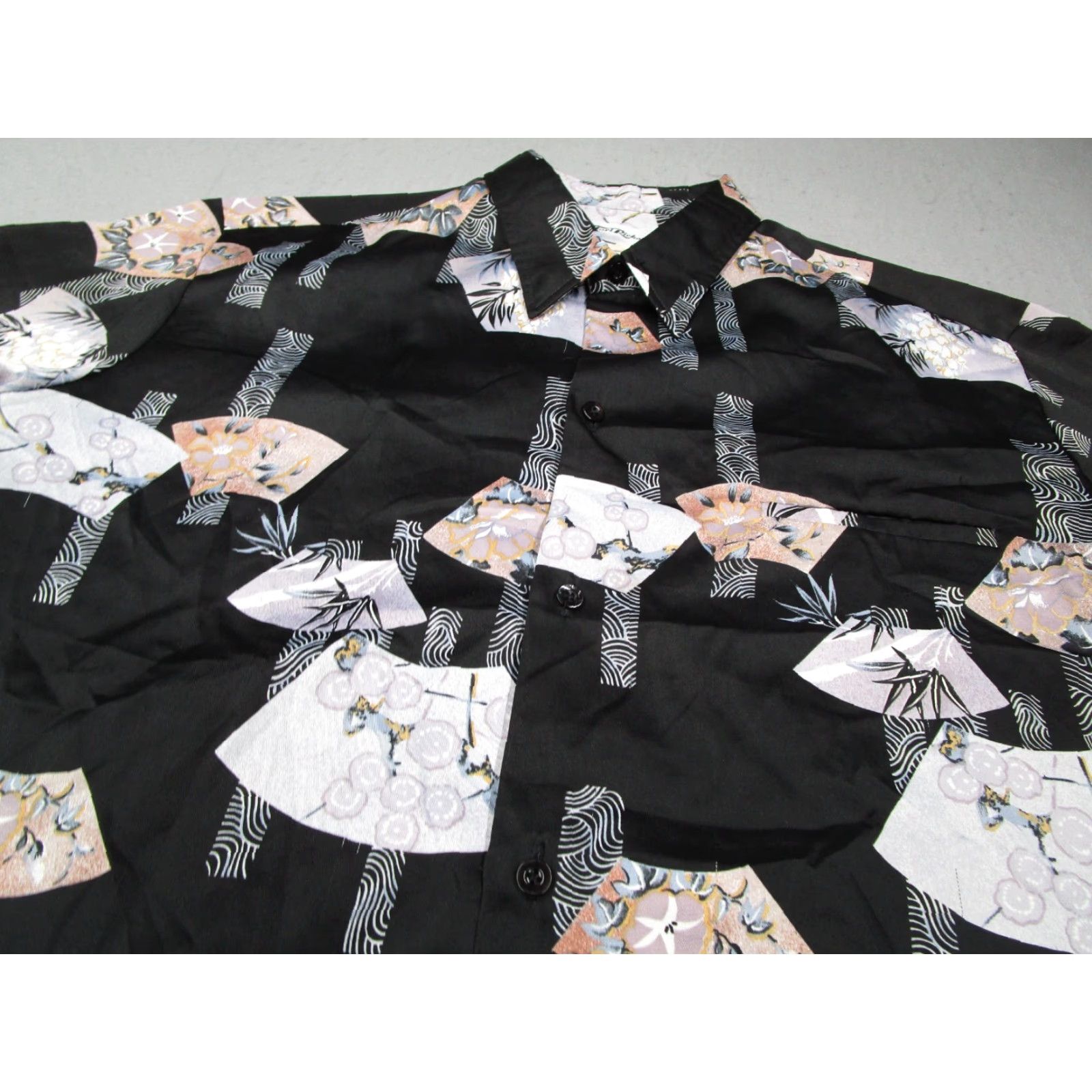 Tori Richard Vintage Tori Richard Shirt Mens 2XL XXL Button Up Hawaiian Tiki 80s Retro USA Black Floral Short Sleeve Collared Button-Up Tie Shirt (2XL) Mens Size US XXL / EU 58 / 5 - 2 Thumbnail