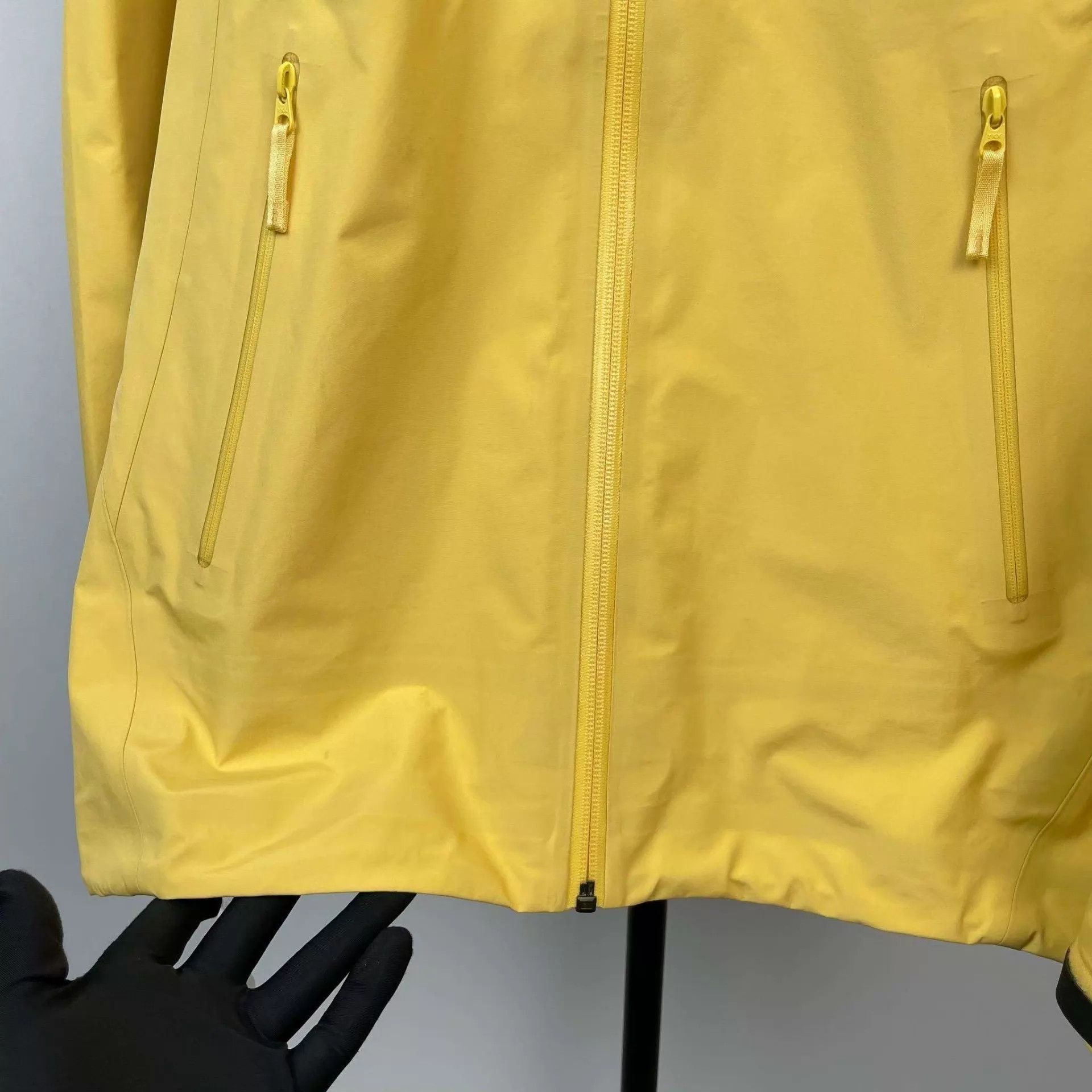 Arc'teryx Arc'teryx Yellow Shell Jacket S Size S / US 4 / IT 40 - 9 Thumbnail