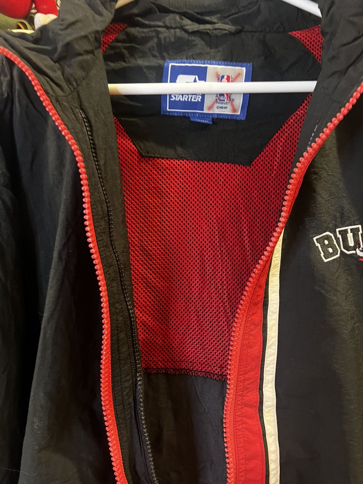 NBA × Starter × Vintage Vintage 1990's Starter Chicago Bulls NBA Hooded Windbreaker Size US L / EU 52-54 / 3 - 8 Thumbnail