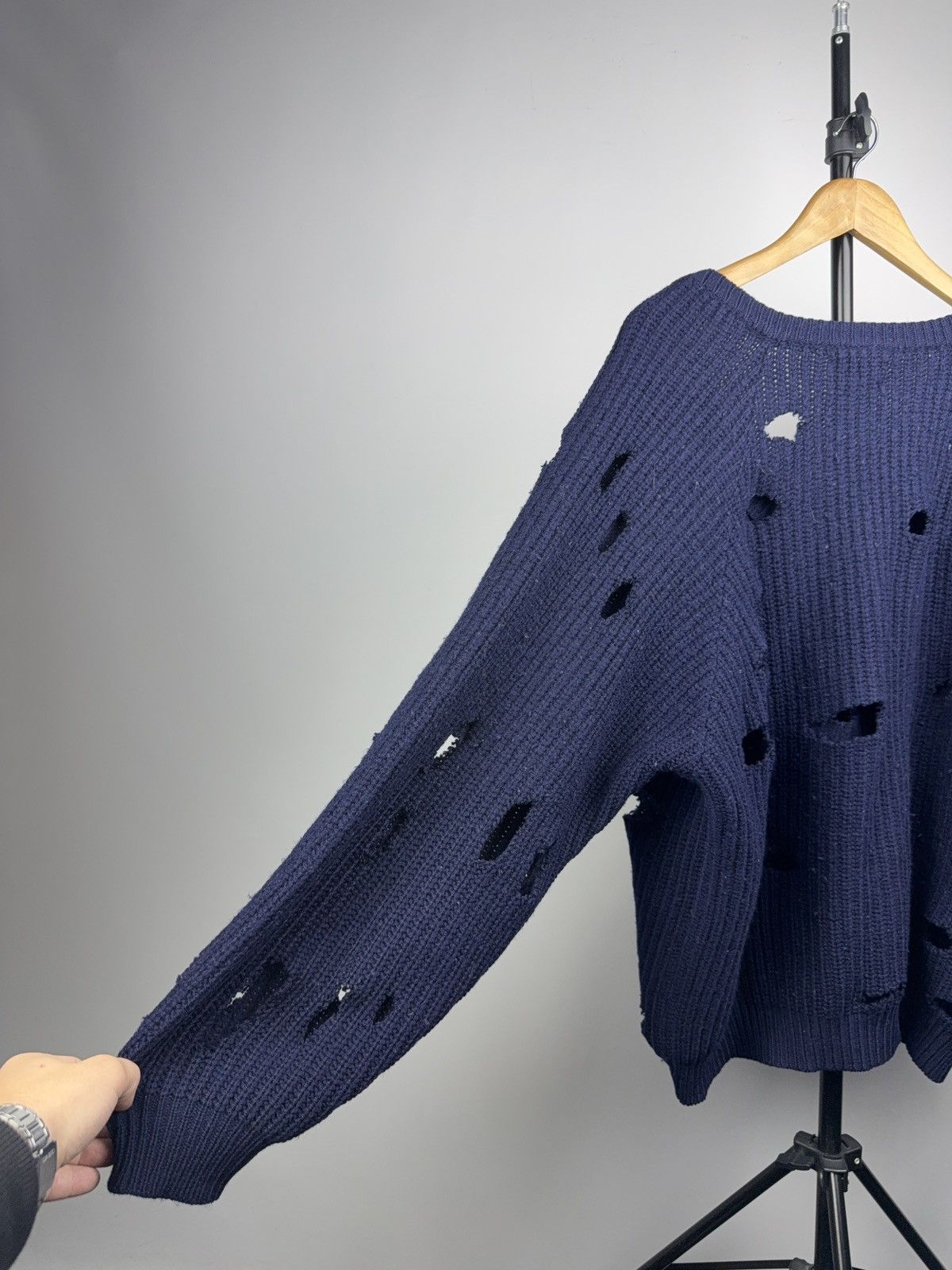 United Colors Of Benetton Retro 90s Avant Garde Benetton Distressed Knit Sweater Navy Size US L / EU 52-54 / 3 - 9 Thumbnail