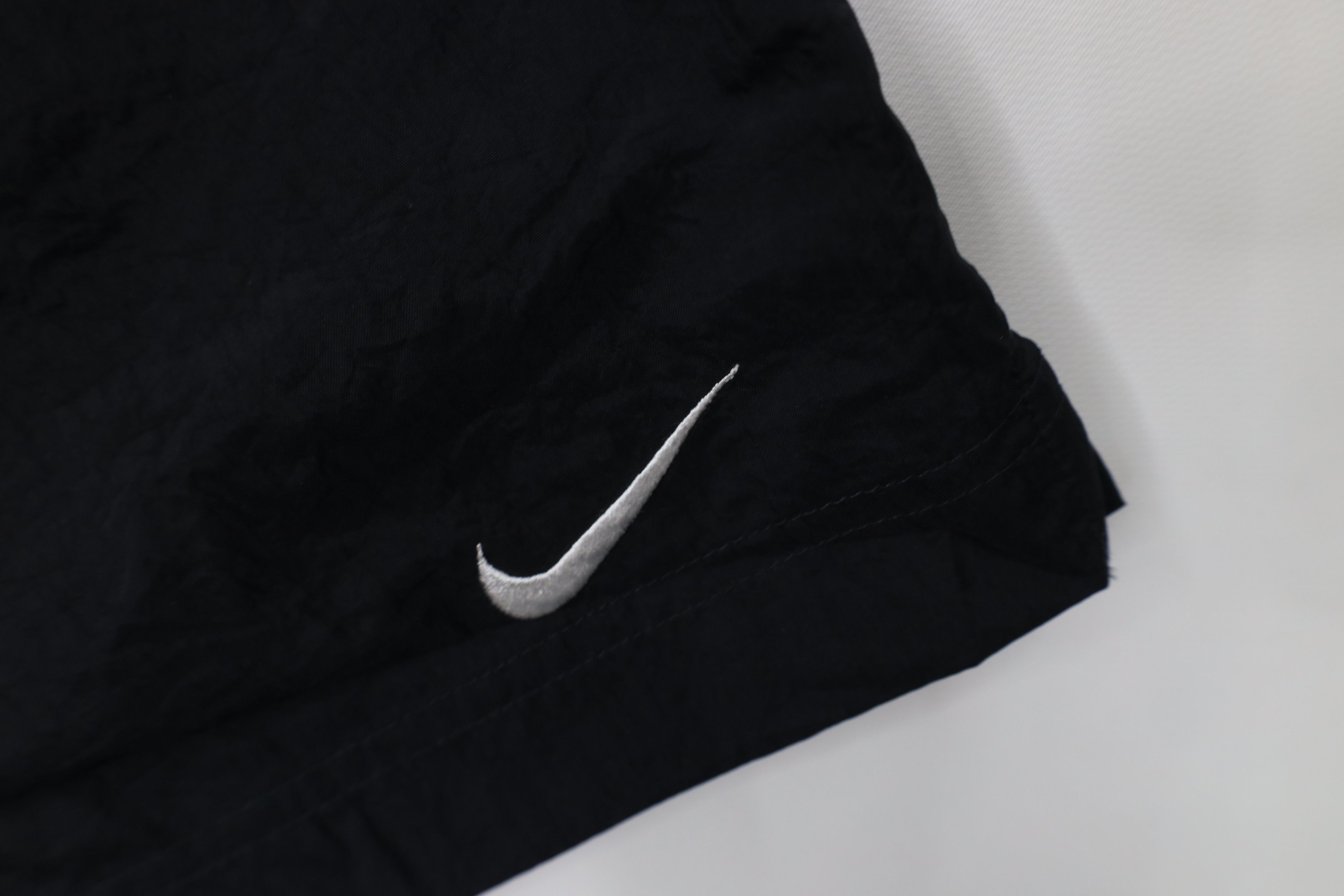 Nike Deadstock Vintage 90s Nike Mini Swoosh Soccer Shorts Black Size 26" / US 2 / IT 38 - 5 Thumbnail