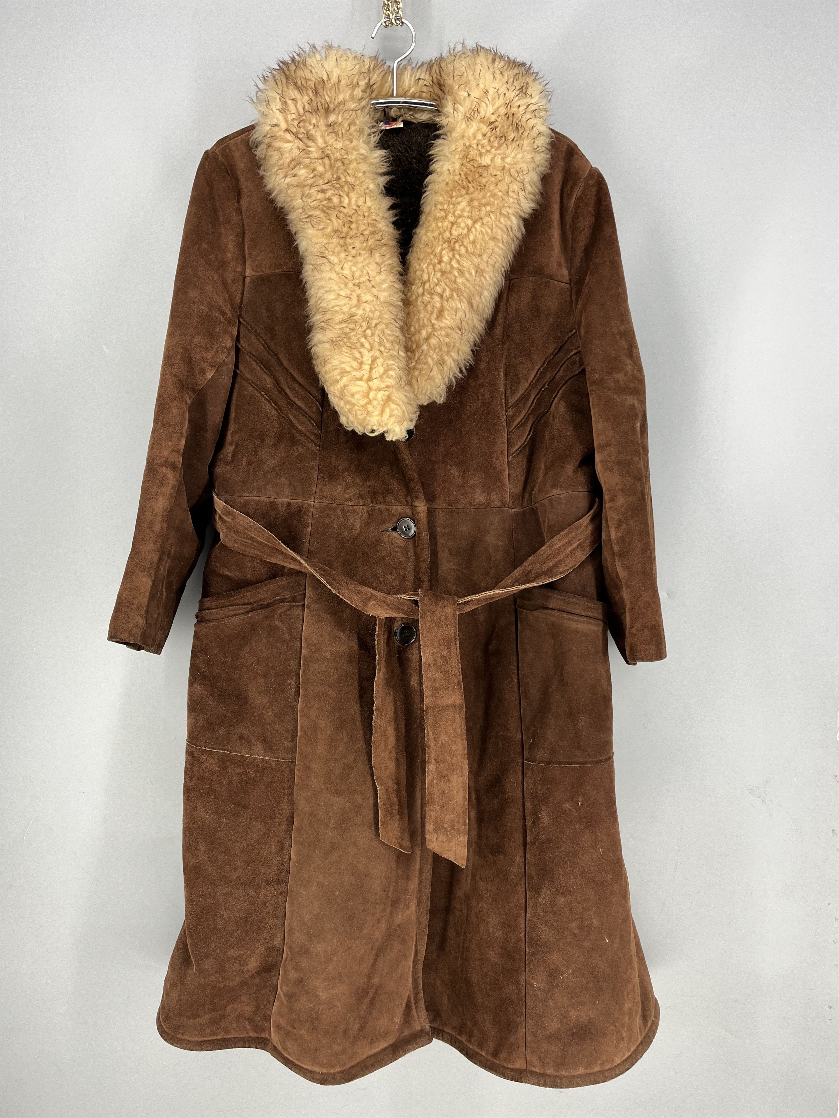 Vintage 70s Suede Shearling Coat USA Made Brown Faux Fur Lined Heavy Size US L / EU 52-54 / 3 - 1 Thumbnail