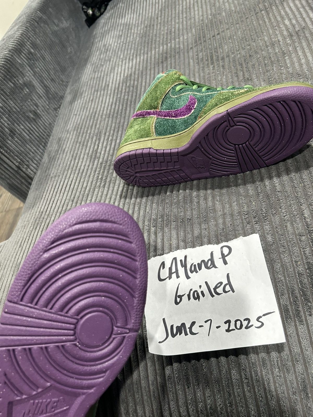 Vintage NIKE SB SKUNKS Size US 11 / EU 44 - 13 Thumbnail