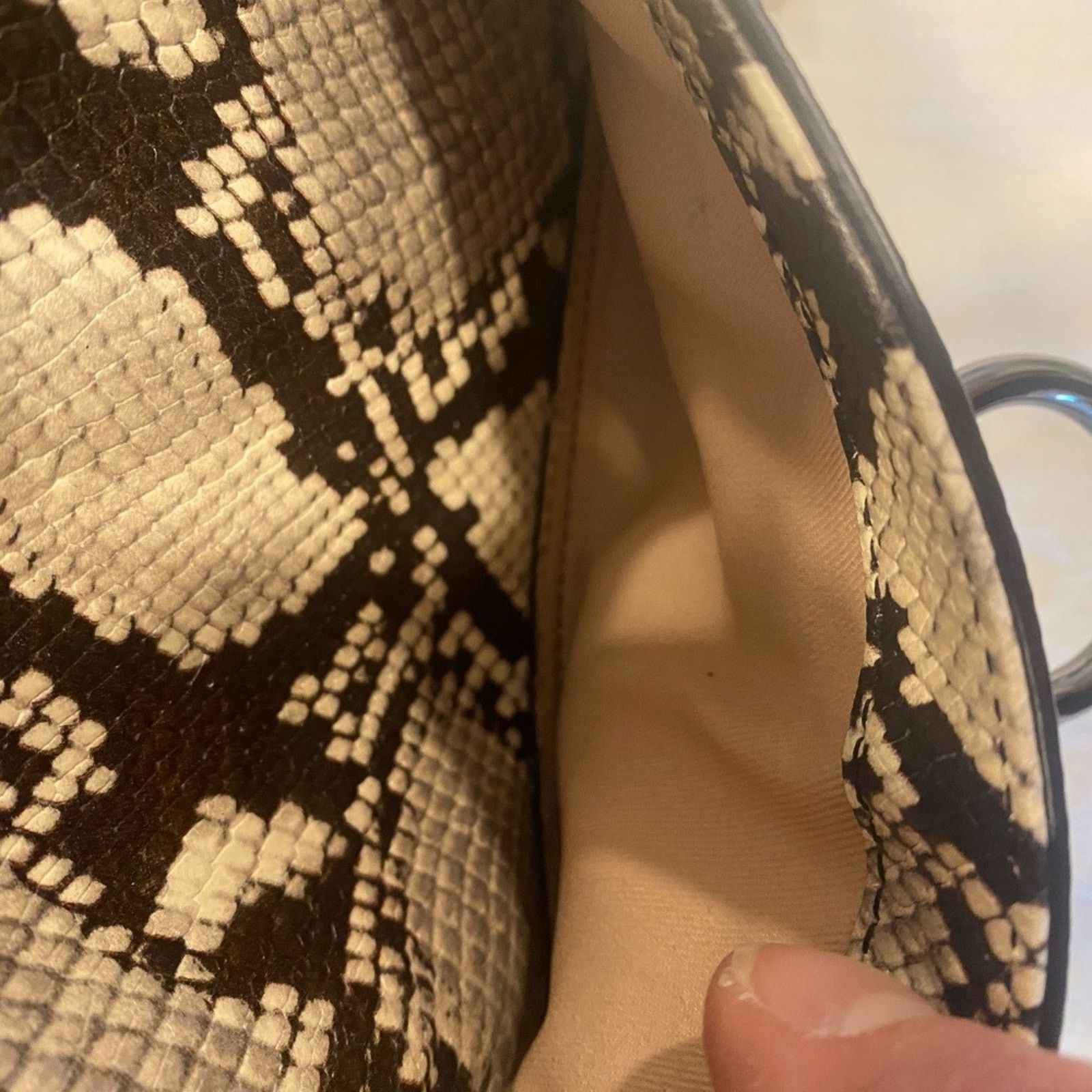 Rebecca Minkoff NWT Rebecca Minkoff Snakeprine Crossbody Leather Purse Size ONE SIZE - 9 Thumbnail