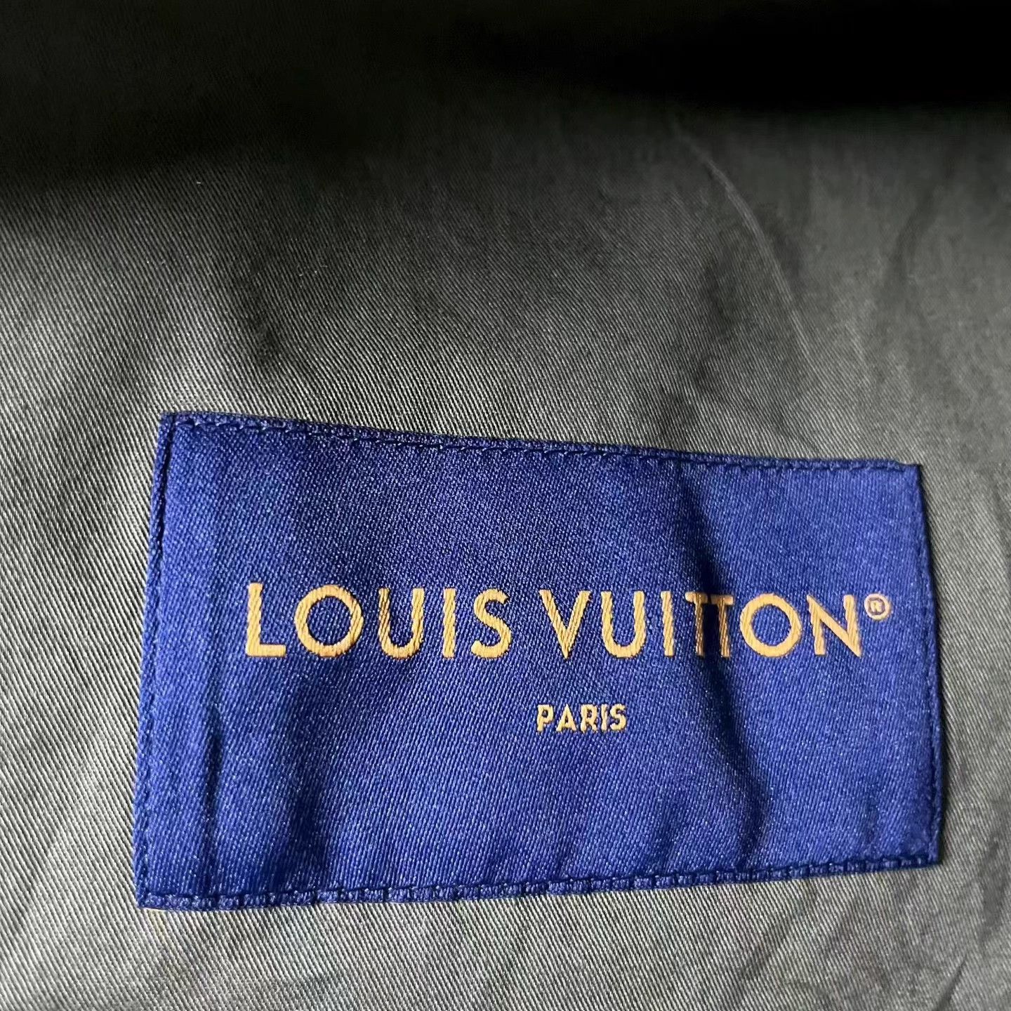 Louis Vuitton Louis Vuitton brown single-breasted with letter studs Size US M / EU 48-50 / 2 - 4 Thumbnail