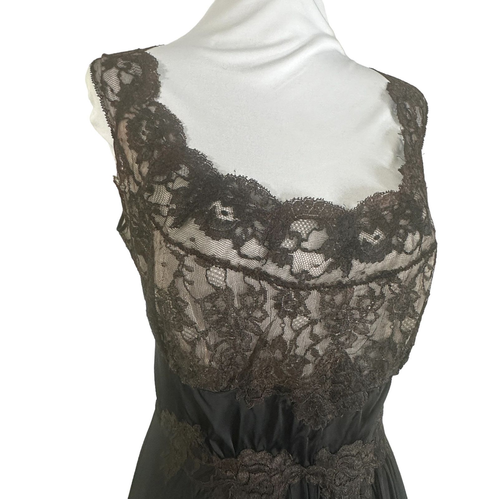 Vintage Vintage 1960s Black Lace Full Length Maxi Nightgown S/M Size S / US 4 / IT 40 - 3 Thumbnail
