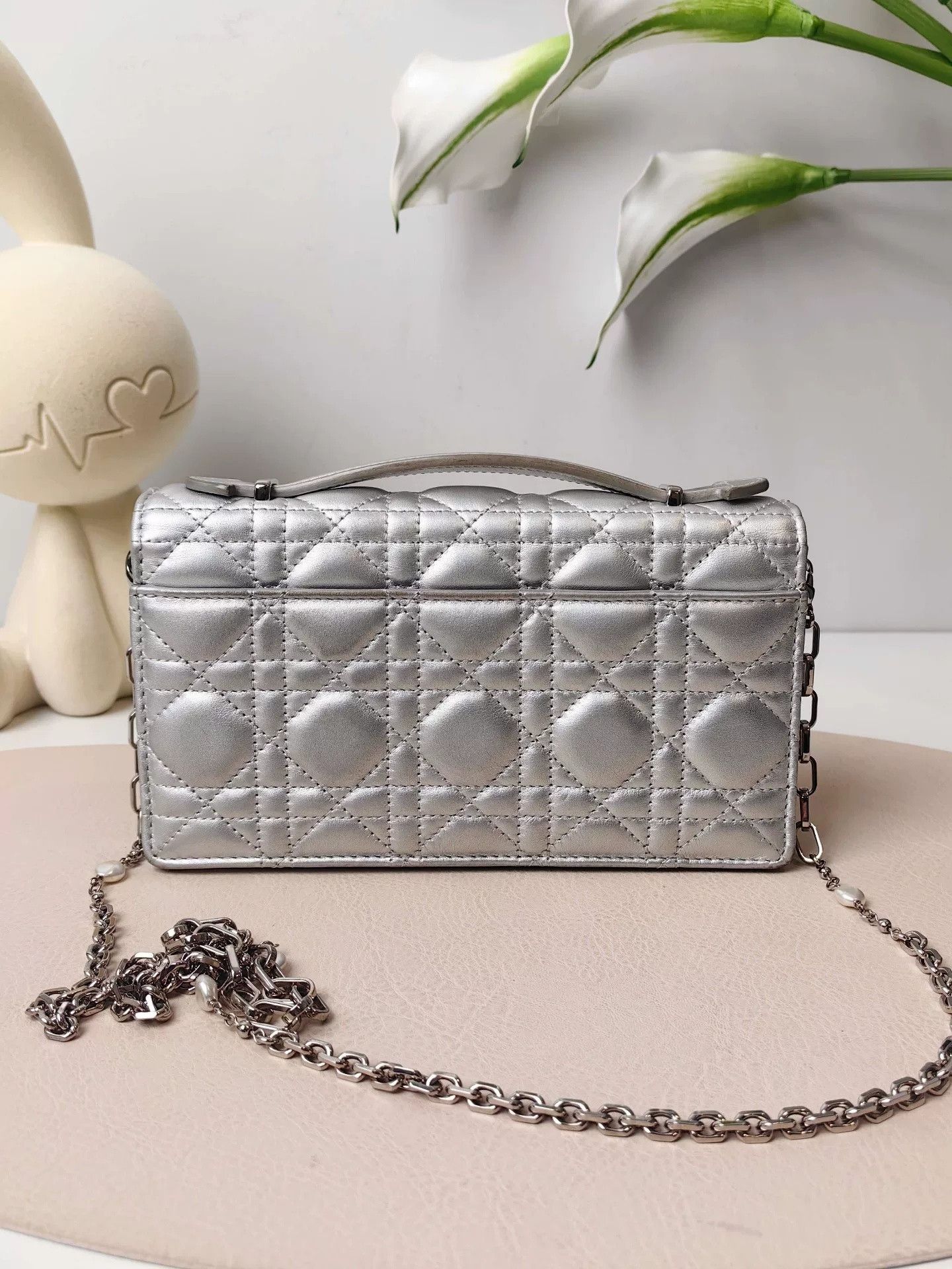 Dior Dior Mini Silver Pearl Chain Handbag Size ONE SIZE - 2 Thumbnail