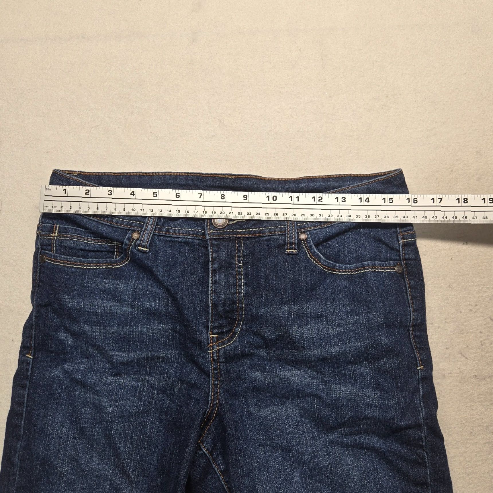 Faded Glory Faded Glory Denim Shorts Dark Wash Jorts 5-Pocket 10 Adult Women's Blue Regular Rise High Waist Stretch Pockets Belt Loops 11.5 Inseam Casual Jeans Size 32" / US 10 / IT 46 - 3 Thumbnail