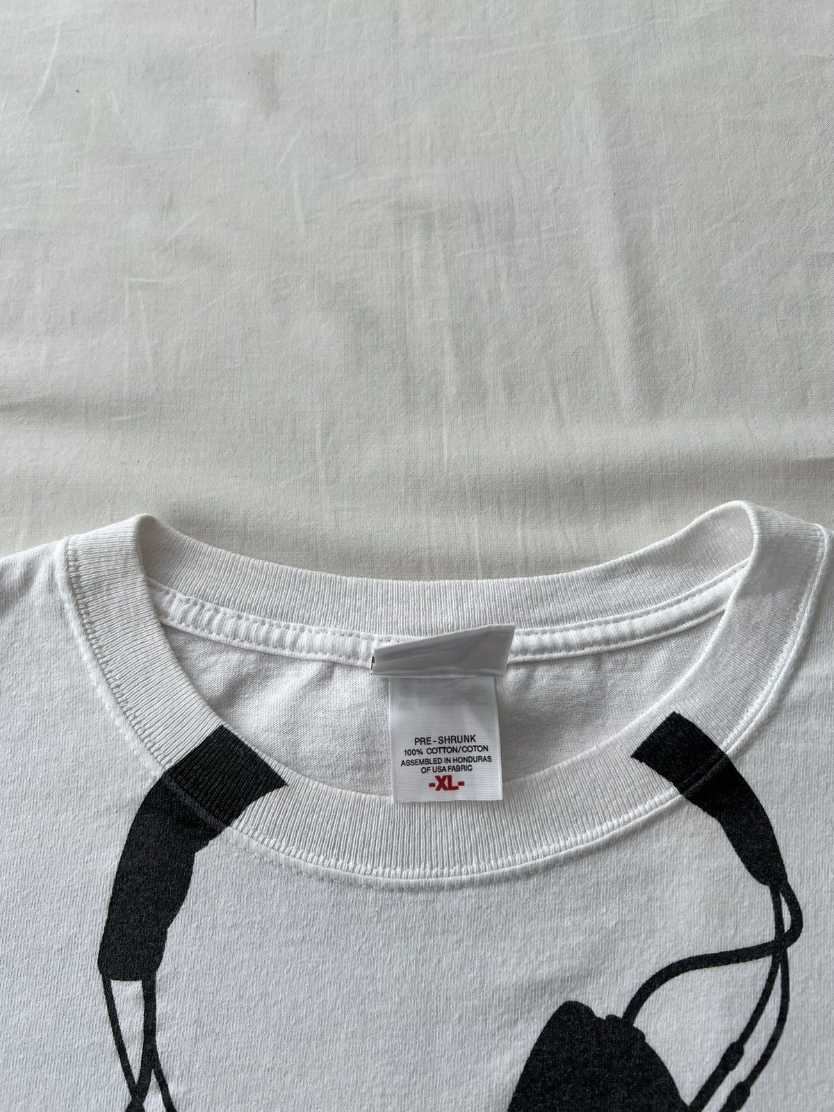 Hard Rock Cafe Vintage 2000s Hard Rock Cafe Headphones Miami Rocks T-shirt Size US XL / EU 56 / 4 - 7 Thumbnail